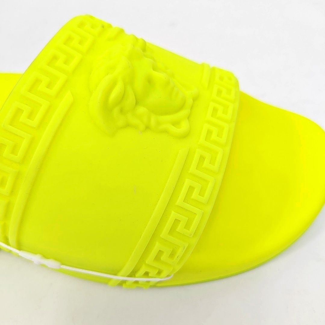 Versace Versace Medusa Head Rubber Slides Size 42 Size US 9 / EU 42 - 7 Thumbnail