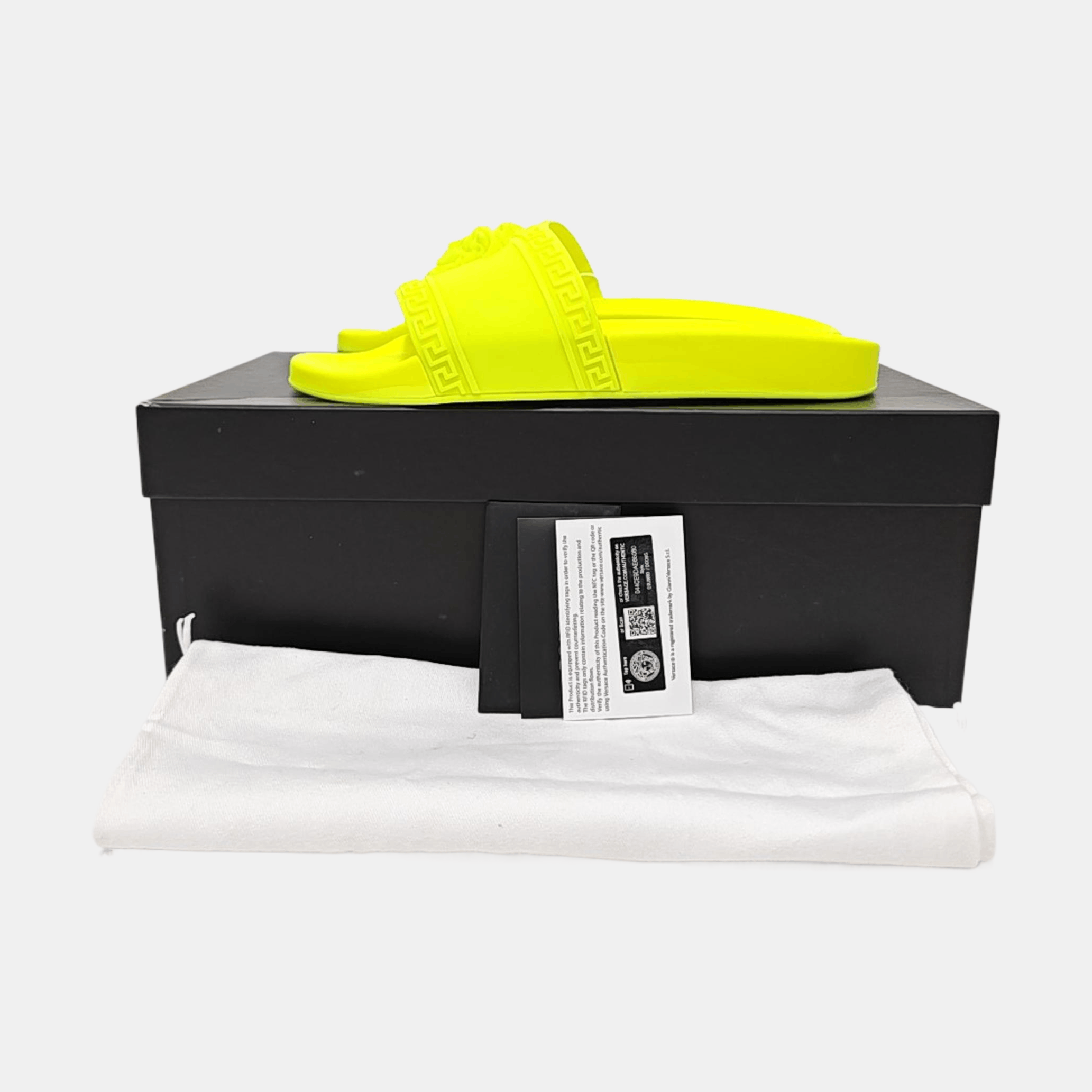 Versace Versace Medusa Head Rubber Slides Size 42 Size US 9 / EU 42 - 6 Thumbnail