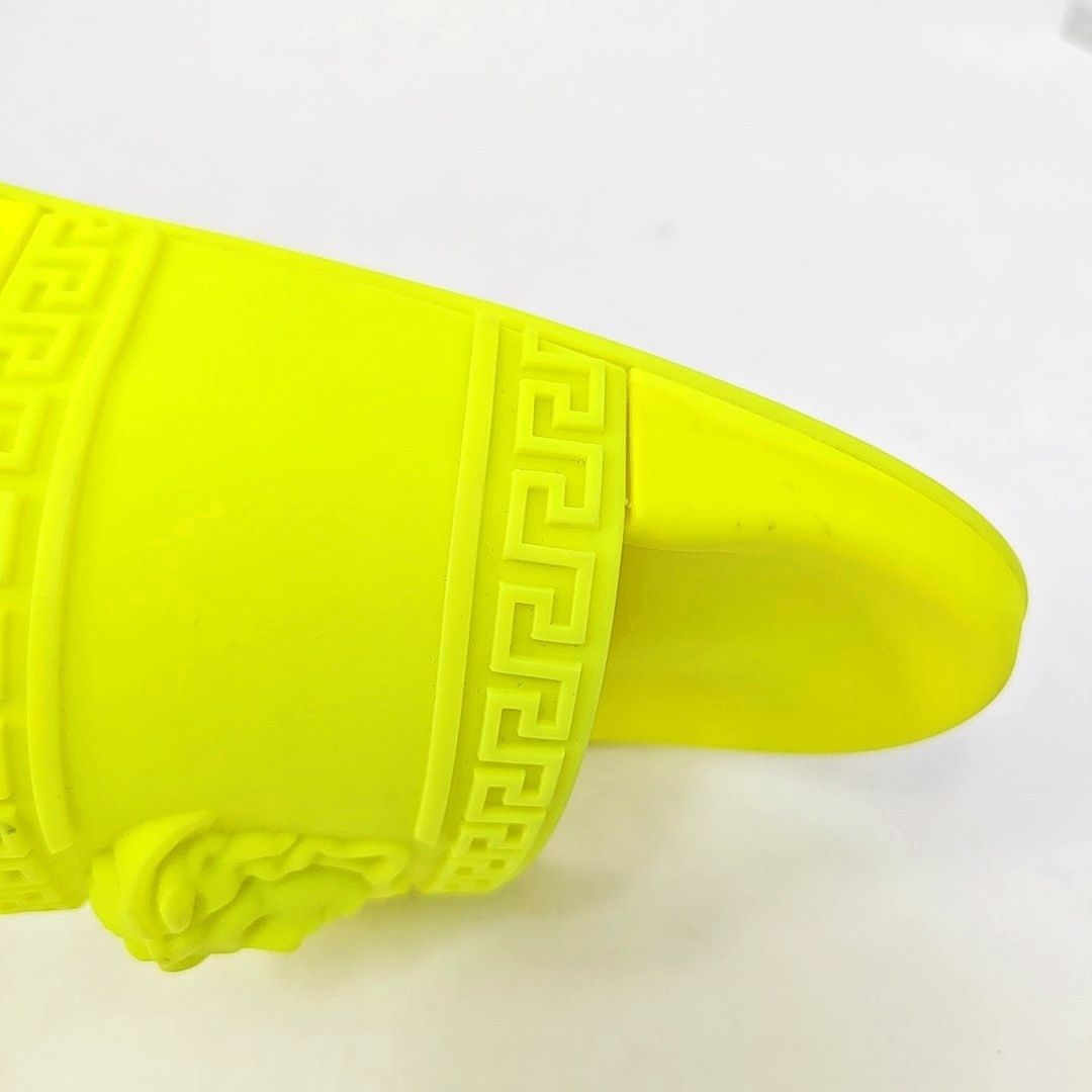 Versace Versace Medusa Head Rubber Slides Size 42 Size US 9 / EU 42 - 8 Thumbnail