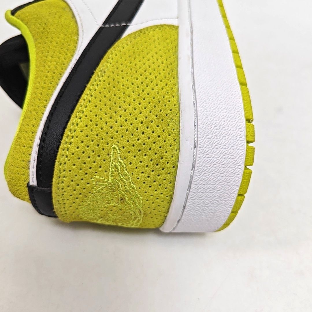 Jordan Brand Air Jordan White Volt Low Top Sneakers EU 47.5 Size US 13 / EU 46 - 8 Thumbnail