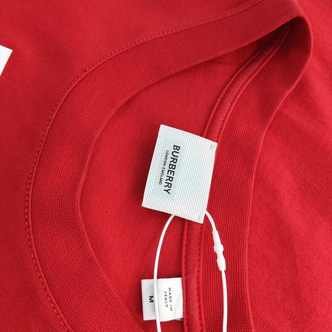 Burberry Burberry Graphic Print Red T-Shirt Size M Size US M / EU 48-50 / 2 - 6 Thumbnail