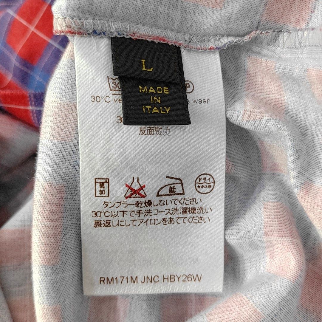 Louis Vuitton Louis Vuitton Plaid Logo T-Shirt L Size US L / EU 52-54 / 3 - 4 Thumbnail