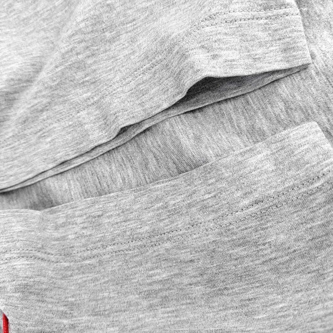 Louis Vuitton Louis Vuitton Gray Cotton V Patch T-Shirt Size XS Size US XS / EU 42 / 0 - 8 Thumbnail