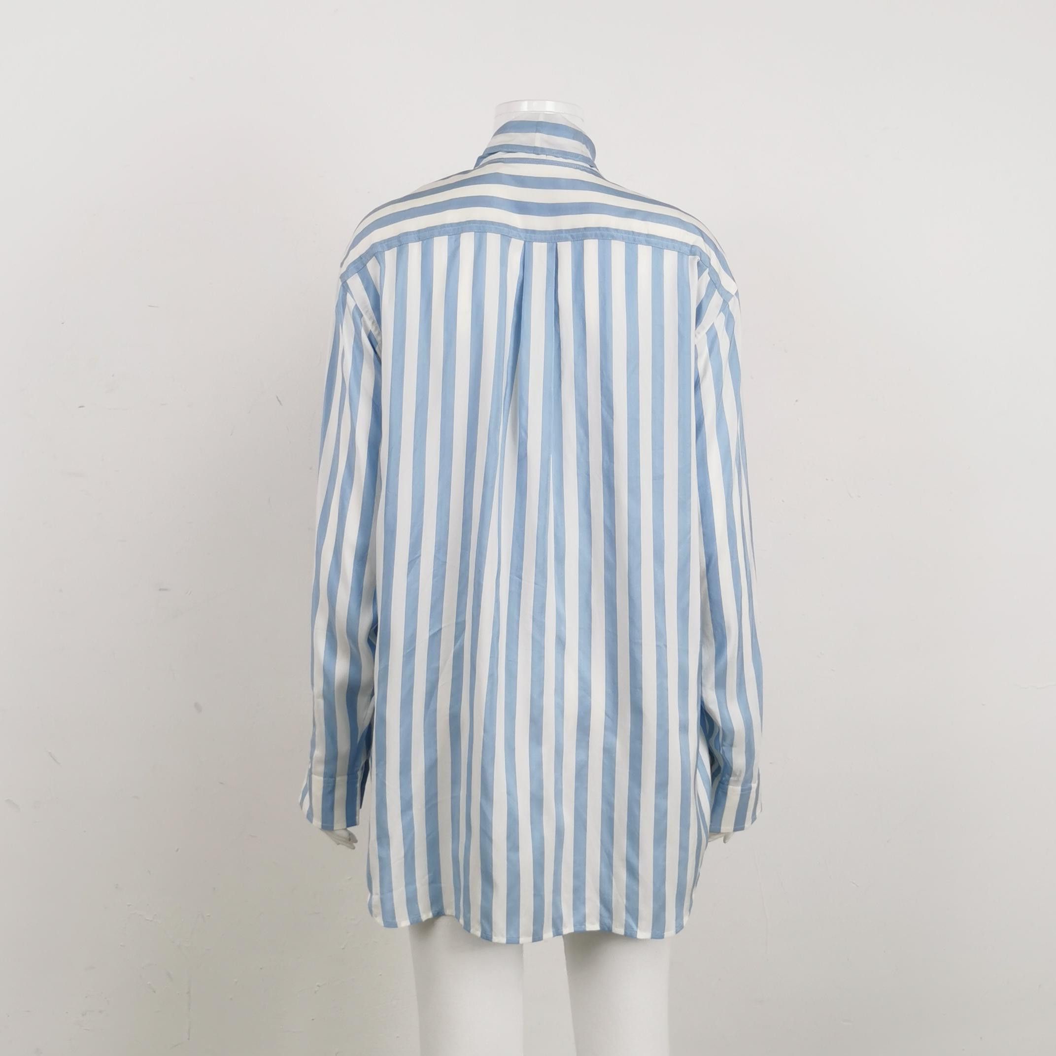 Burberry Burberry Women s Button Ups Size S / US 4 / IT 40 - 2 Thumbnail