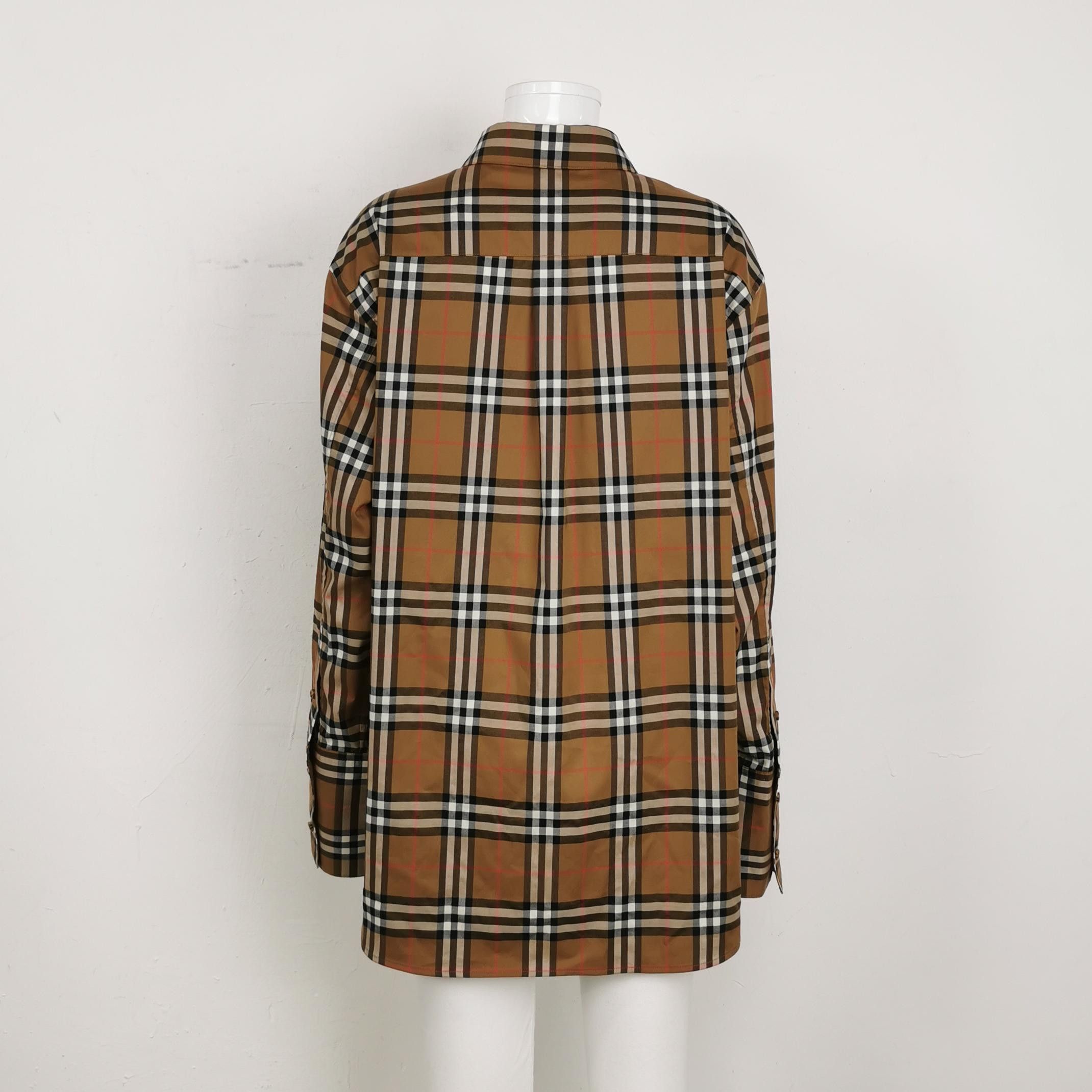 Burberry Burberry Women m Button Ups Size M / US 6-8 / IT 42-44 - 2 Thumbnail