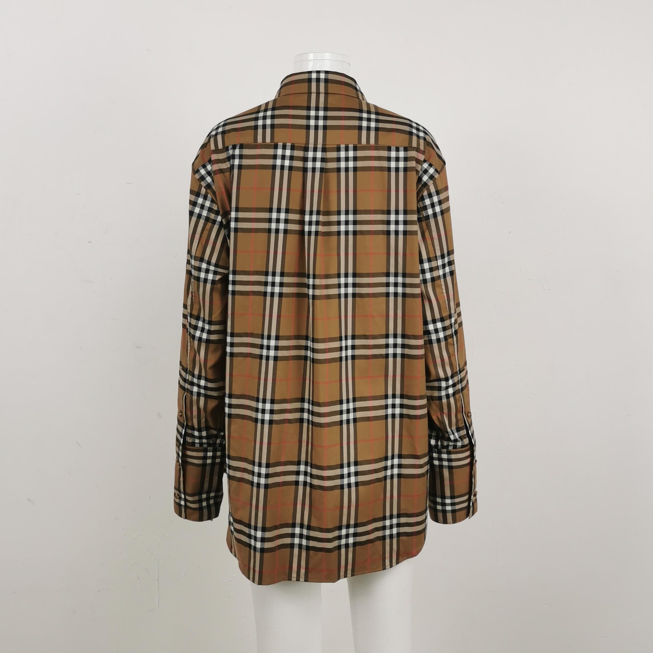 Burberry Burberry Women m Button Ups Size M / US 6-8 / IT 42-44 - 2 Thumbnail