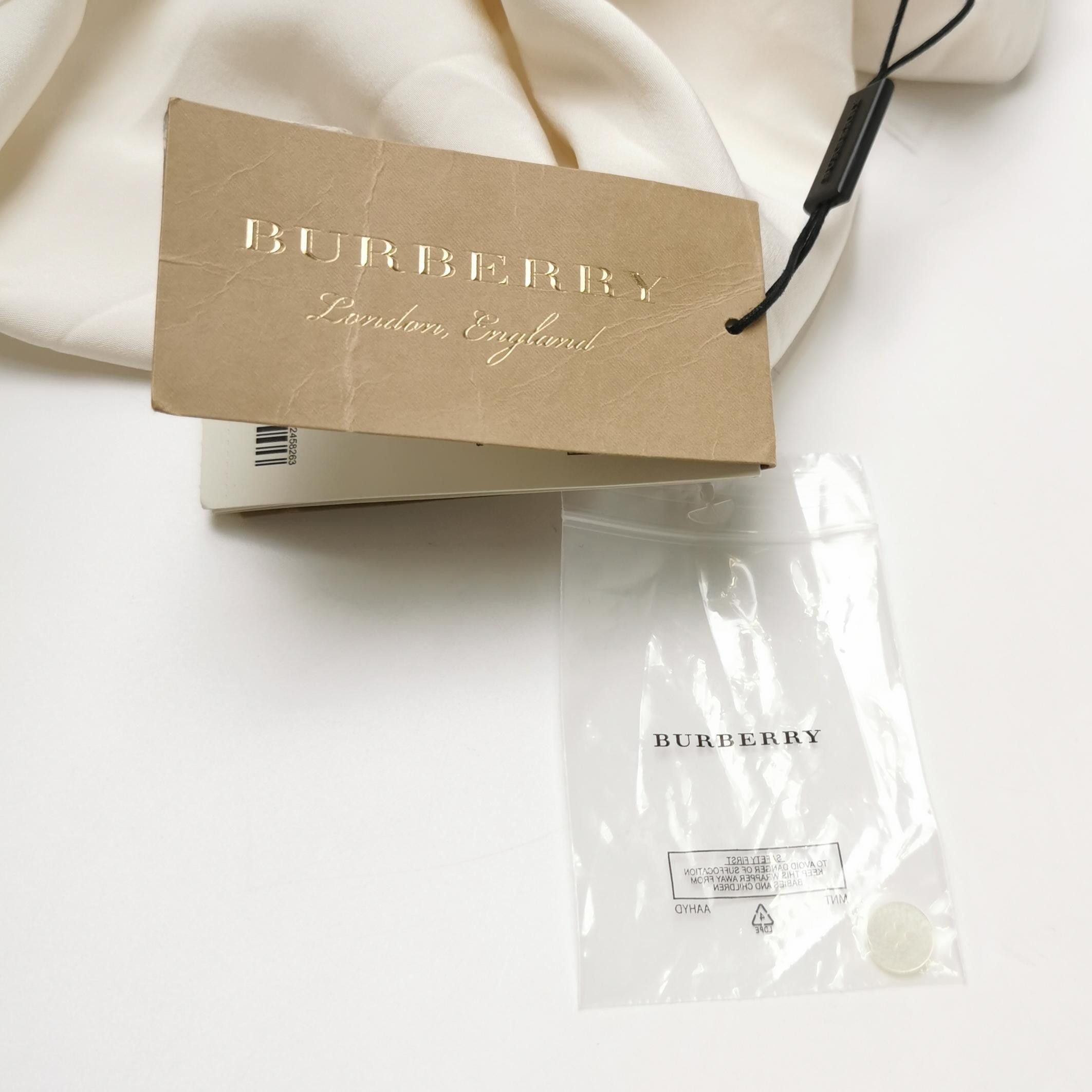 Burberry Burberry Women s Short Sleeve Shirts Size S / US 4 / IT 40 - 3 Thumbnail