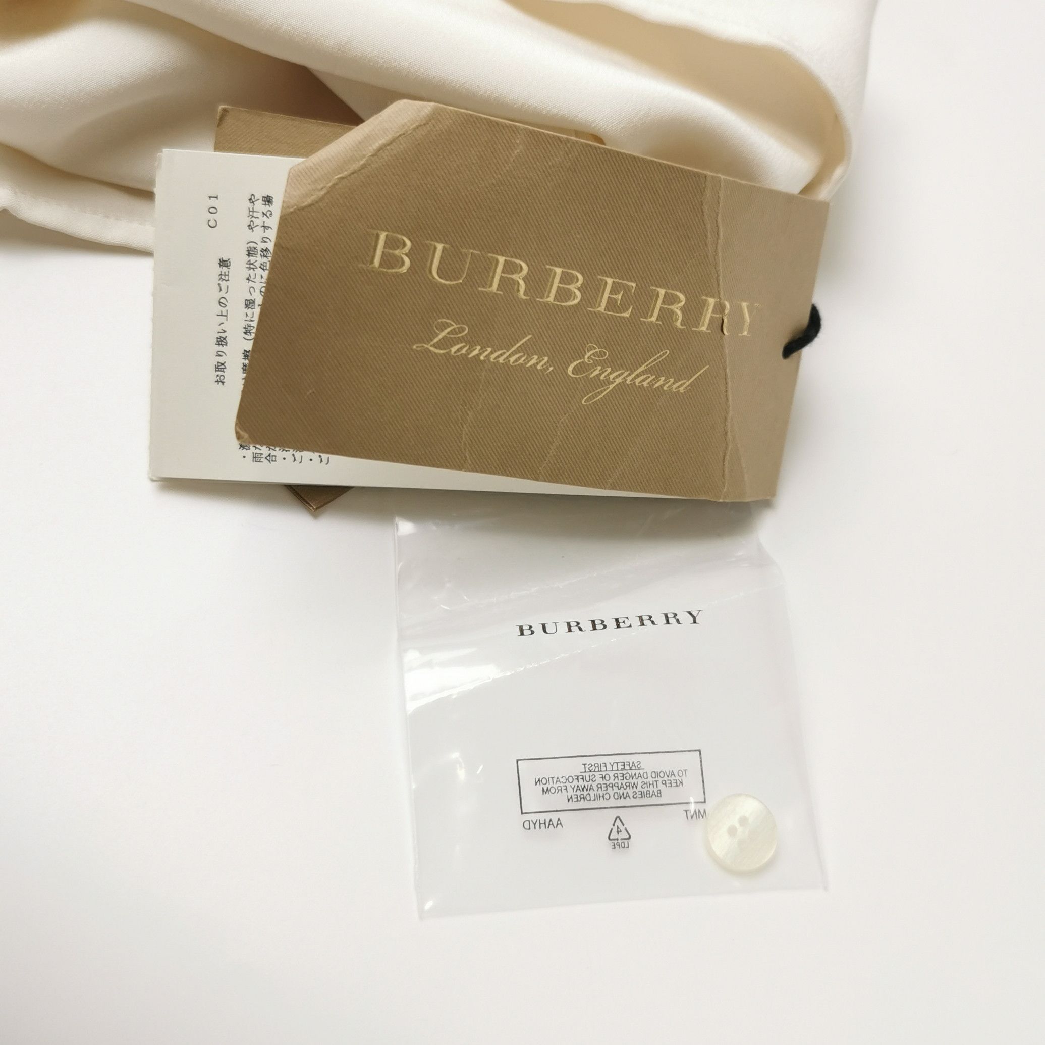 Burberry Burberry Women s Short Sleeve Shirts Size S / US 4 / IT 40 - 4 Thumbnail
