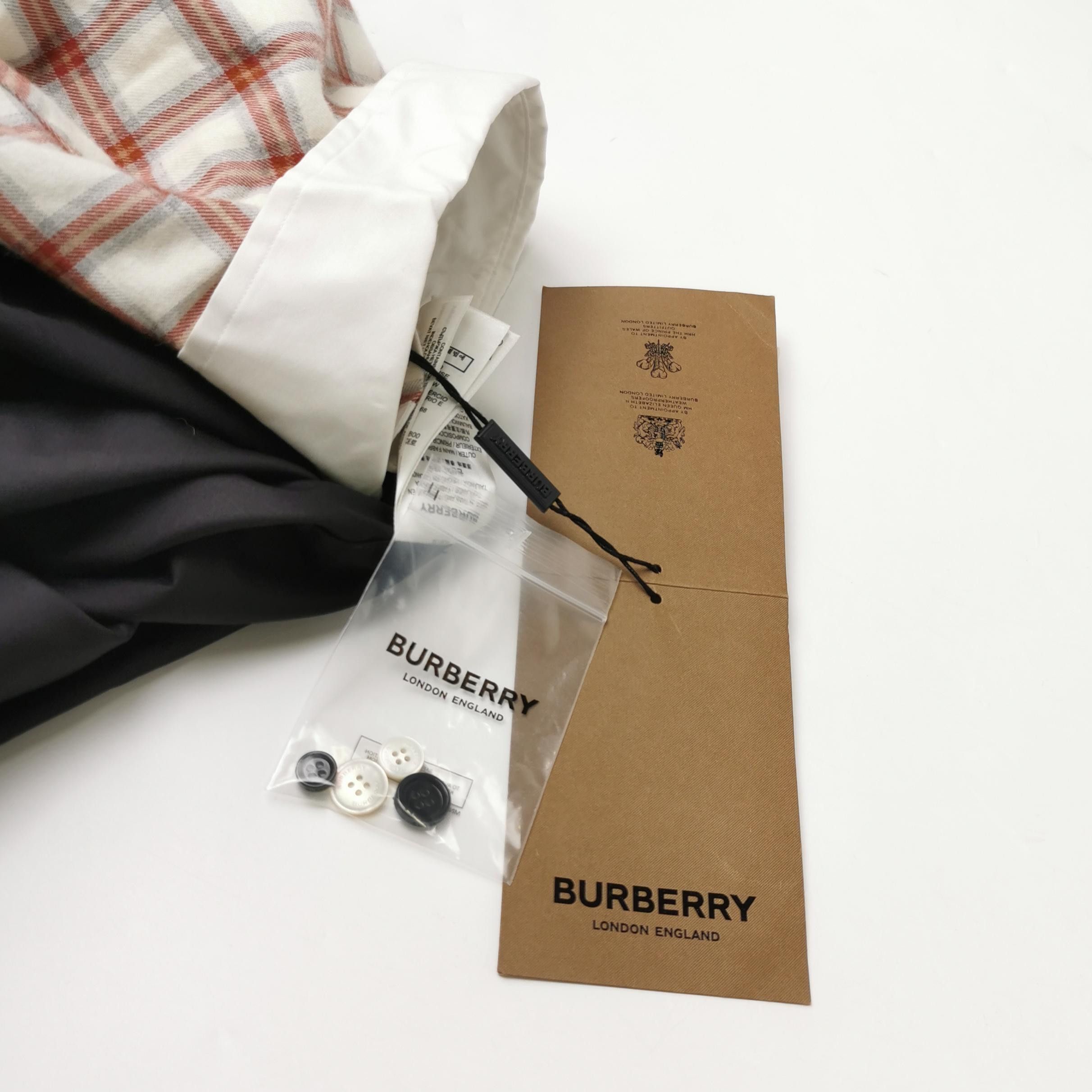 Burberry Burberry Women 0 Button Ups Size XS / US 0-2 / IT 36-38 - 3 Thumbnail