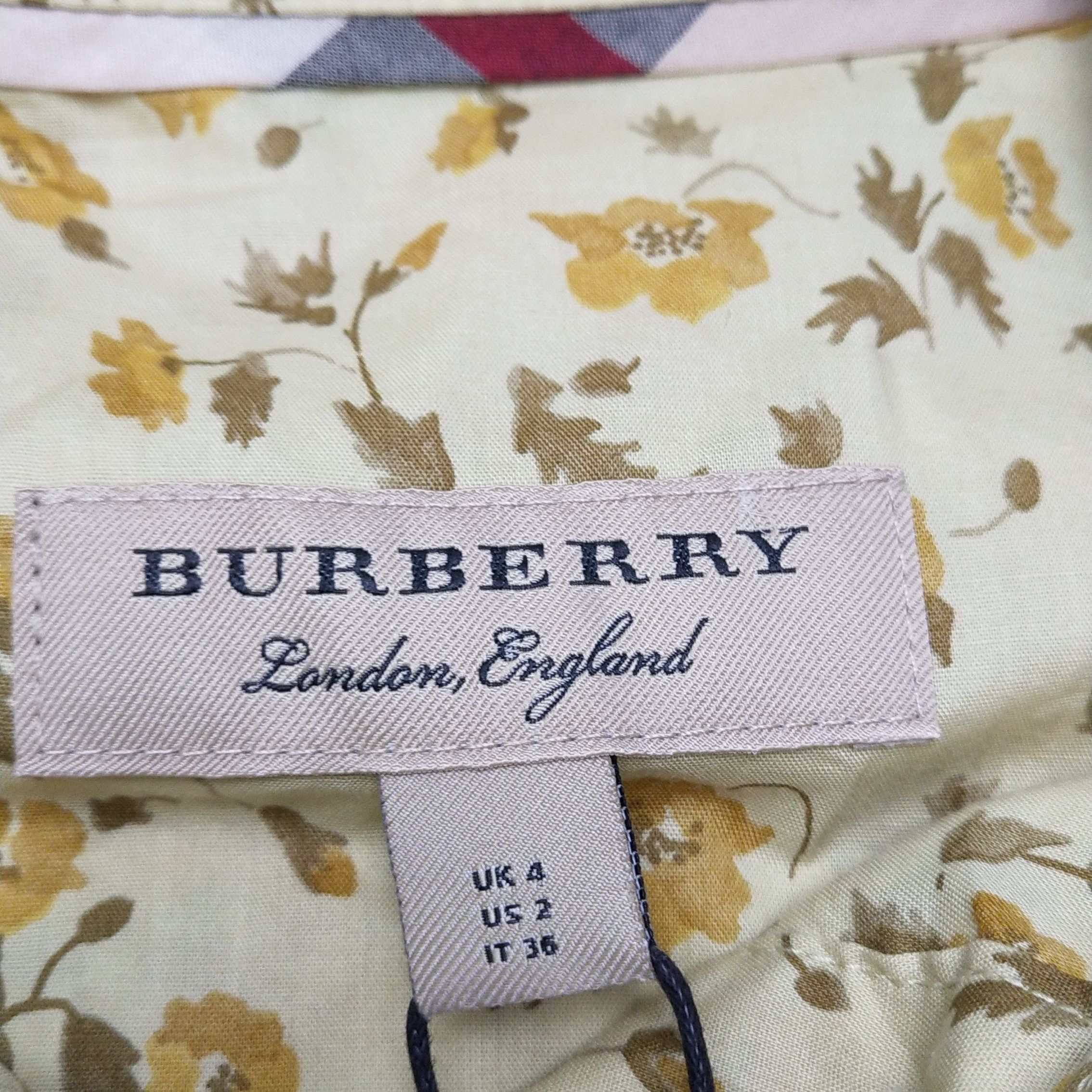 Burberry Burberry Women 2 Button Ups Size XS / US 0-2 / IT 36-38 - 5 Thumbnail