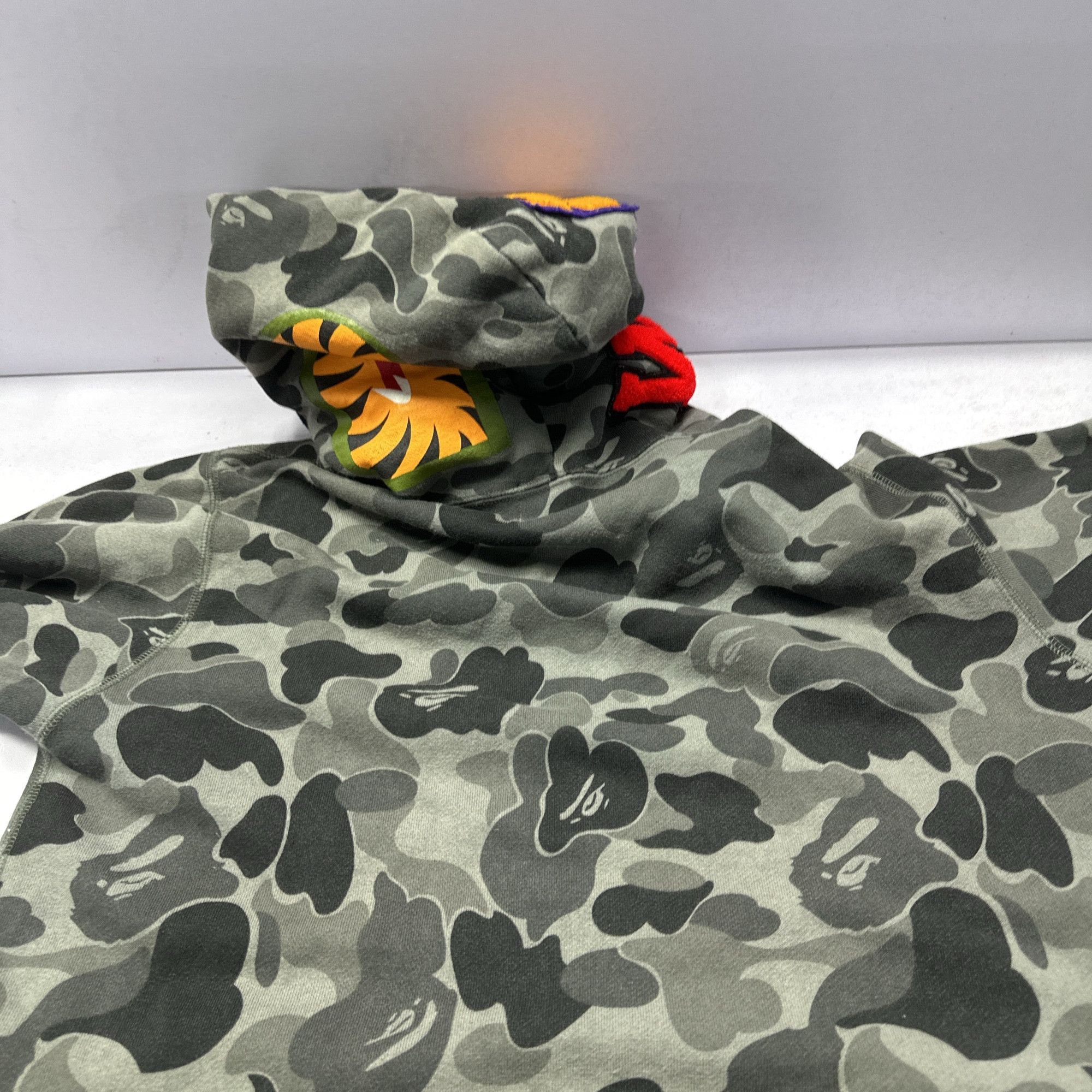 Bape A BATHING APE Camo Shark Full Zip Hoodie Size L Size US L / EU 52-54 / 3 - 5 Thumbnail