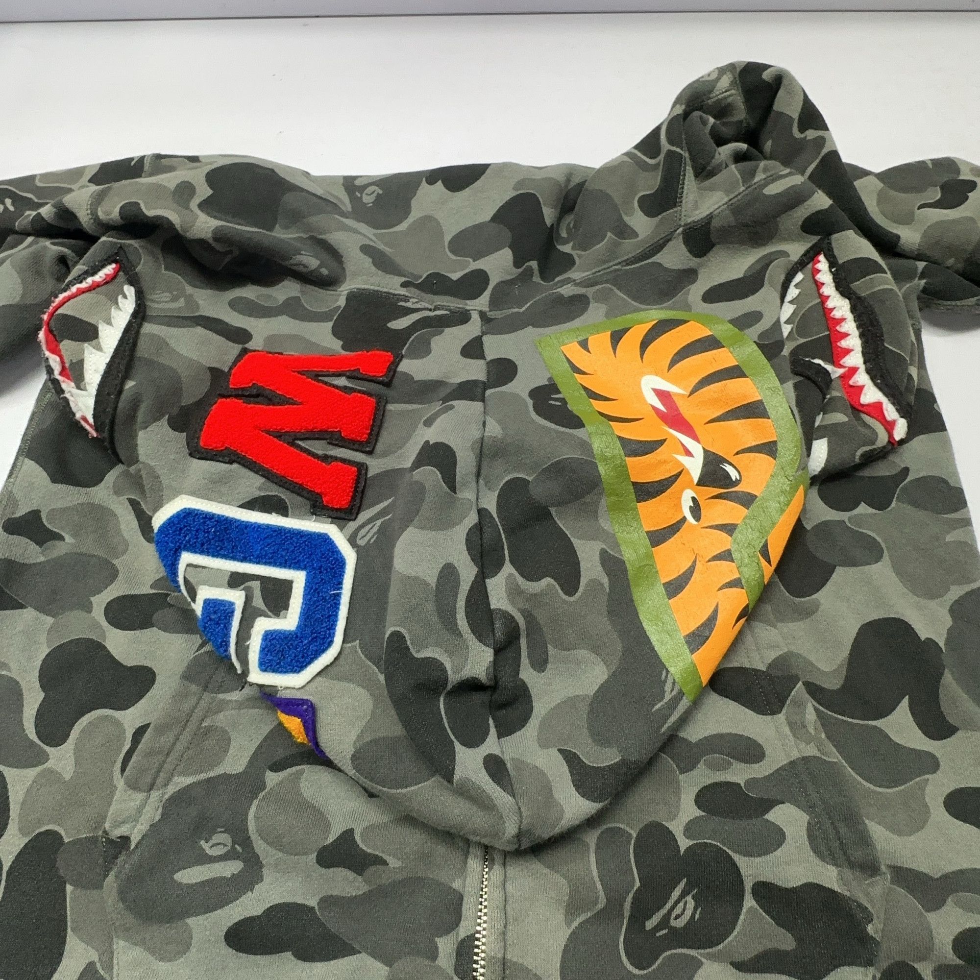 Bape A BATHING APE Camo Shark Full Zip Hoodie Size L Size US L / EU 52-54 / 3 - 6 Thumbnail