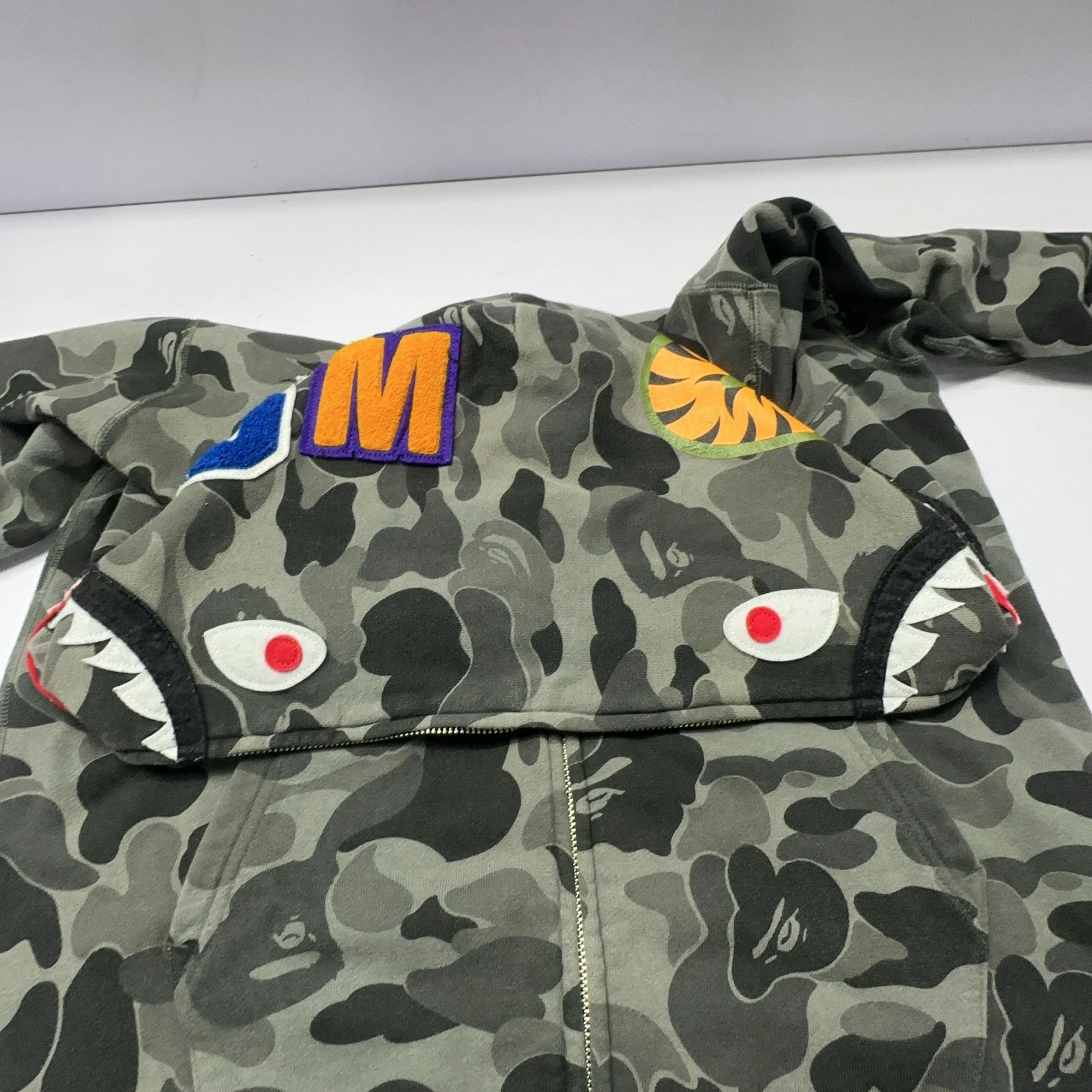 Bape A BATHING APE Camo Shark Full Zip Hoodie Size L Size US L / EU 52-54 / 3 - 7 Thumbnail
