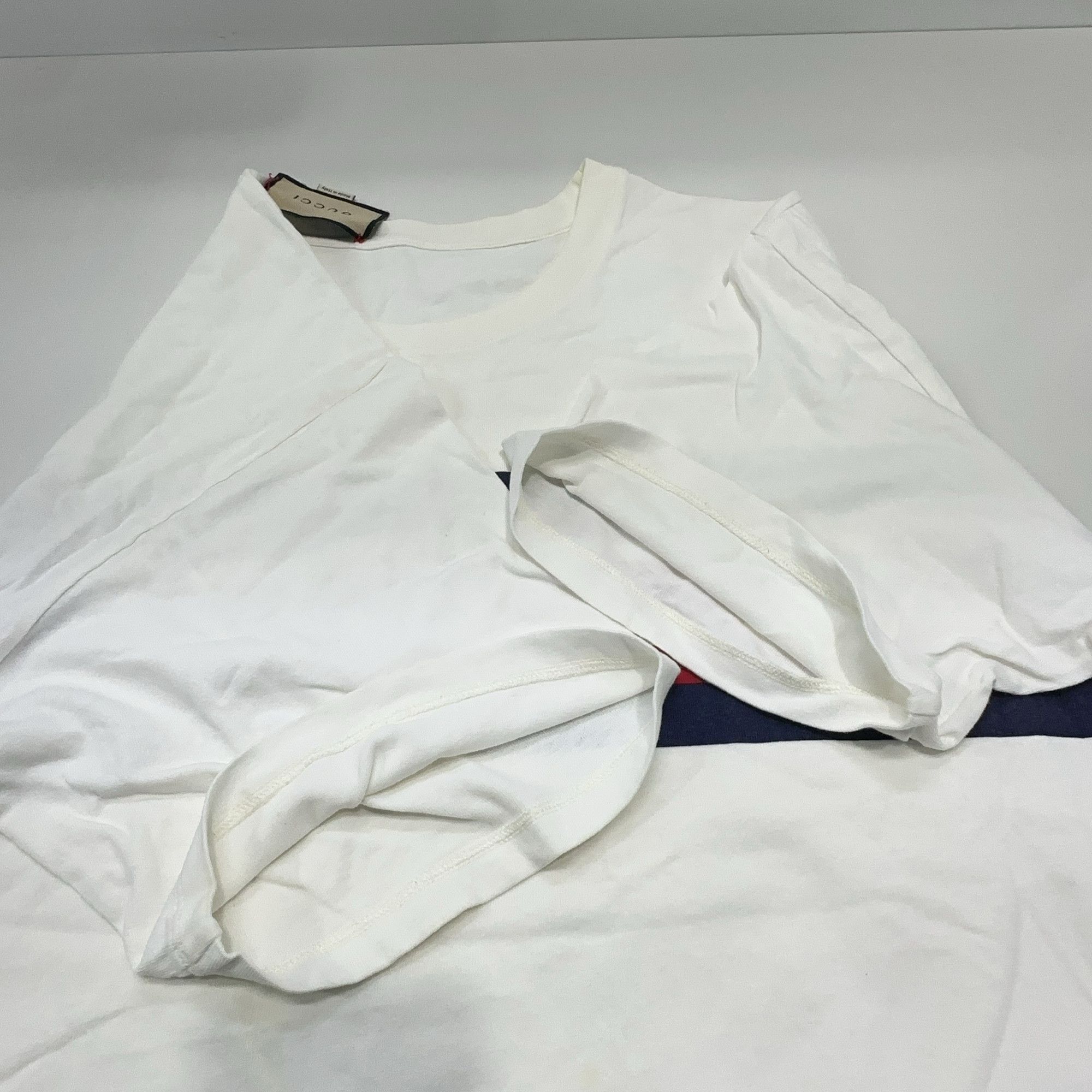 Gucci Gucci Stripe Logo T-Shirt Size XL Size US XL / EU 56 / 4 - 10 Thumbnail
