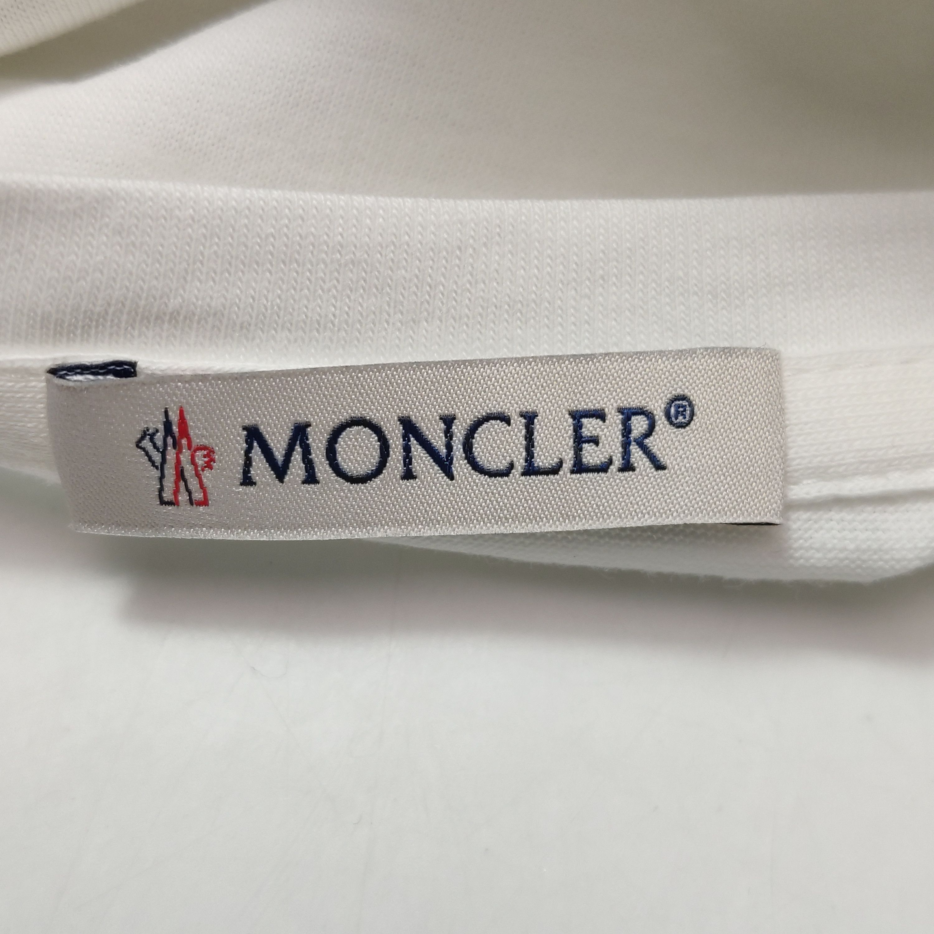 Moncler Moncler Logo Patch T-Shirt Size M Size US M / EU 48-50 / 2 - 5 Thumbnail