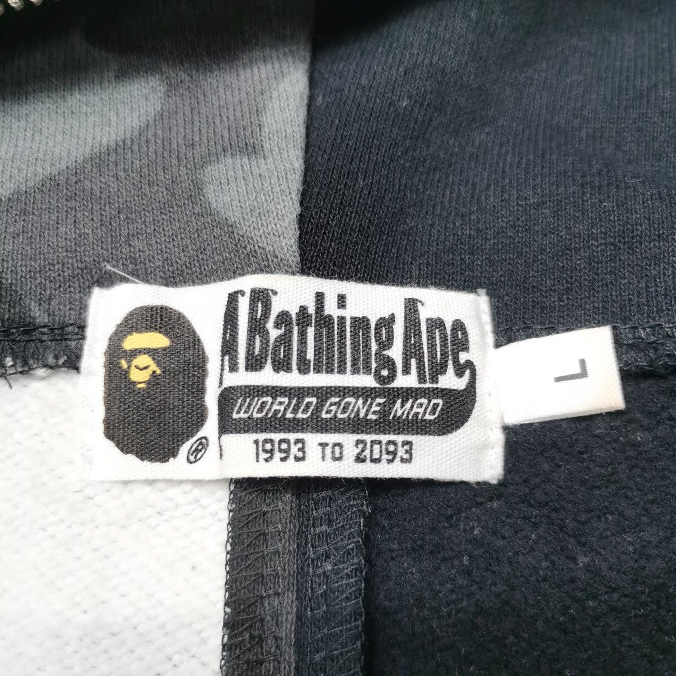 Bape A Bathing Ape Split Camo Full Zip Hoodie Size L Size US L / EU 52-54 / 3 - 10 Thumbnail
