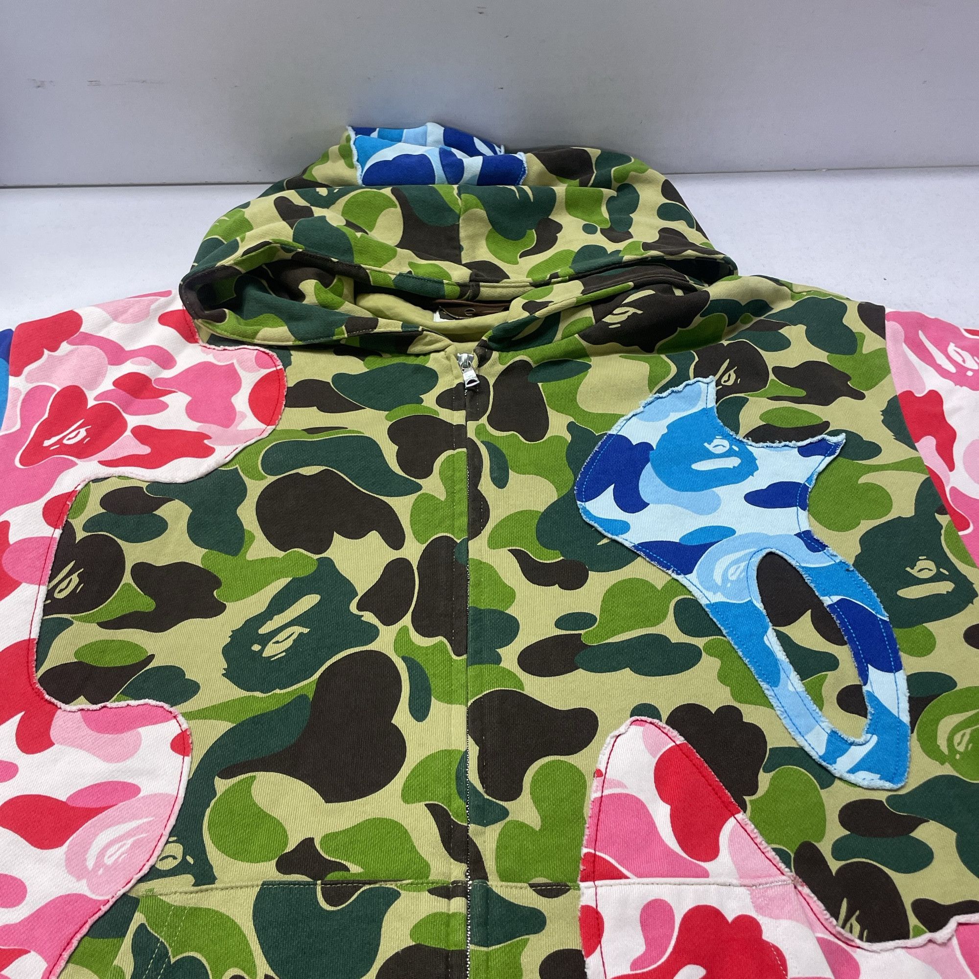 Bape A BATHING APE Patchwork Camo Hoodie Size XL Size US XL / EU 56 / 4 - 5 Thumbnail