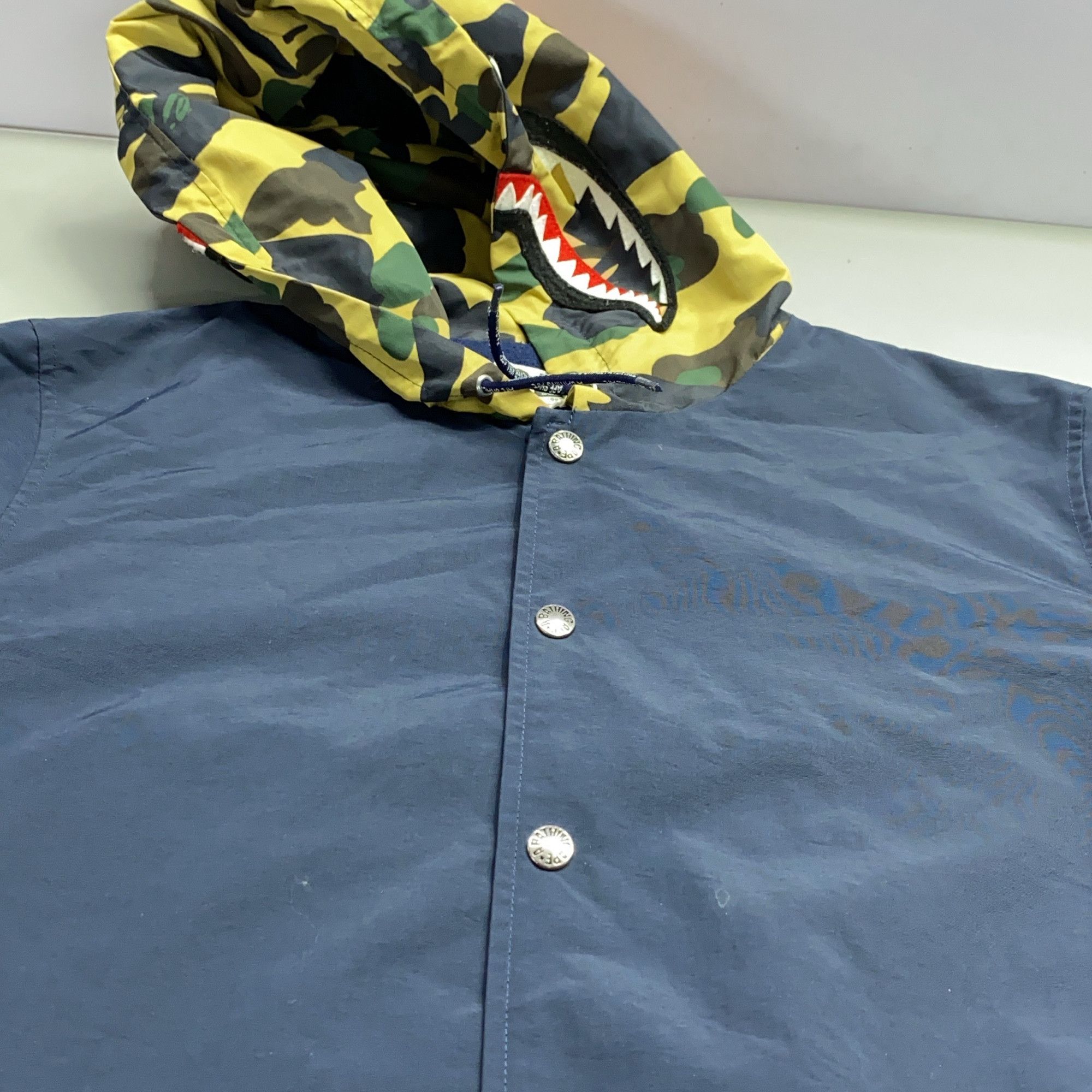 Bape A BATHING APE Camo Shark Hooded Coach Jacket Size L Size US L / EU 52-54 / 3 - 12 Thumbnail