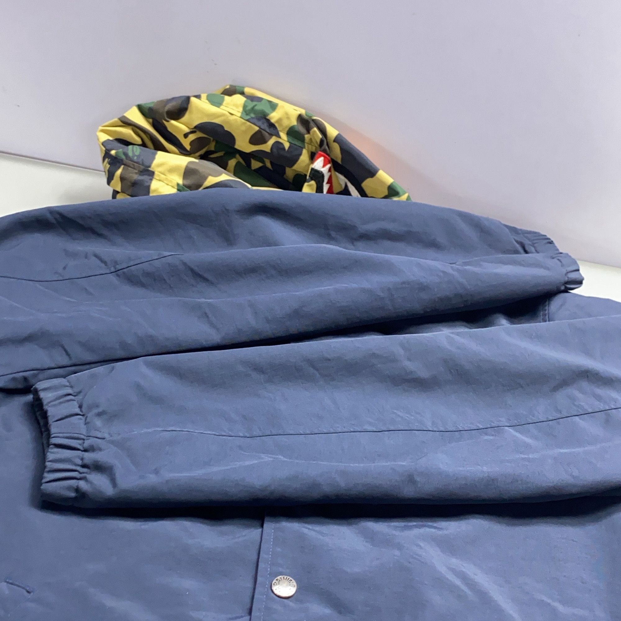 Bape A BATHING APE Camo Shark Hooded Coach Jacket Size L Size US L / EU 52-54 / 3 - 15 Thumbnail