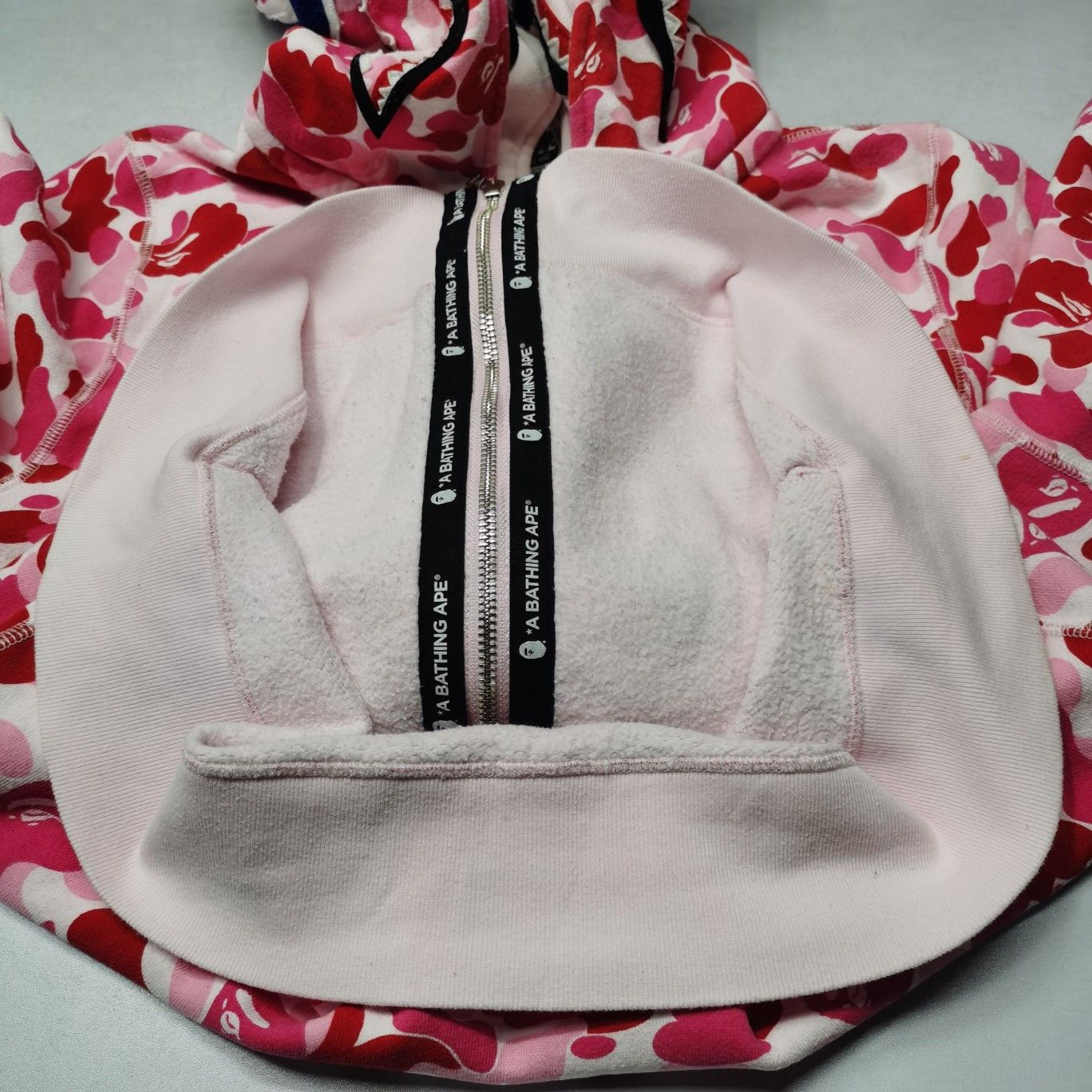 Bape A Bathing Ape Pink Camo Shark Hoodie Size M Size US M / EU 48-50 / 2 - 13 Thumbnail