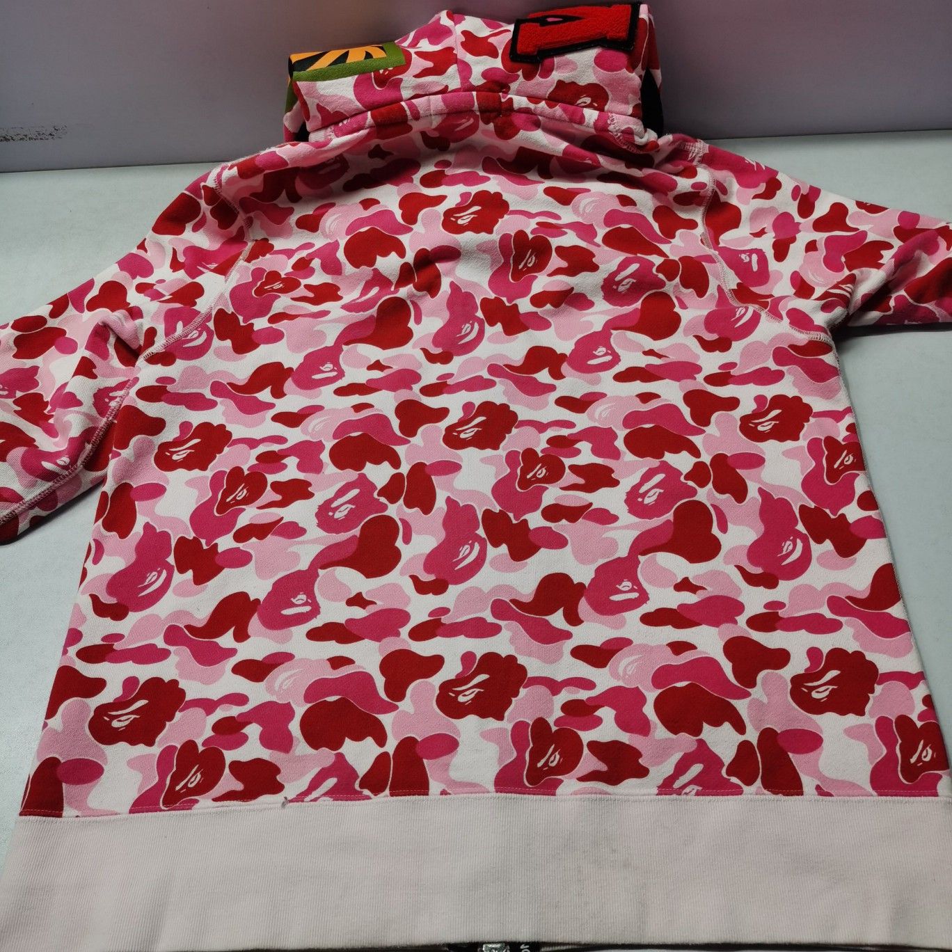 Bape A Bathing Ape Pink Camo Shark Hoodie Size M Size US M / EU 48-50 / 2 - 17 Thumbnail