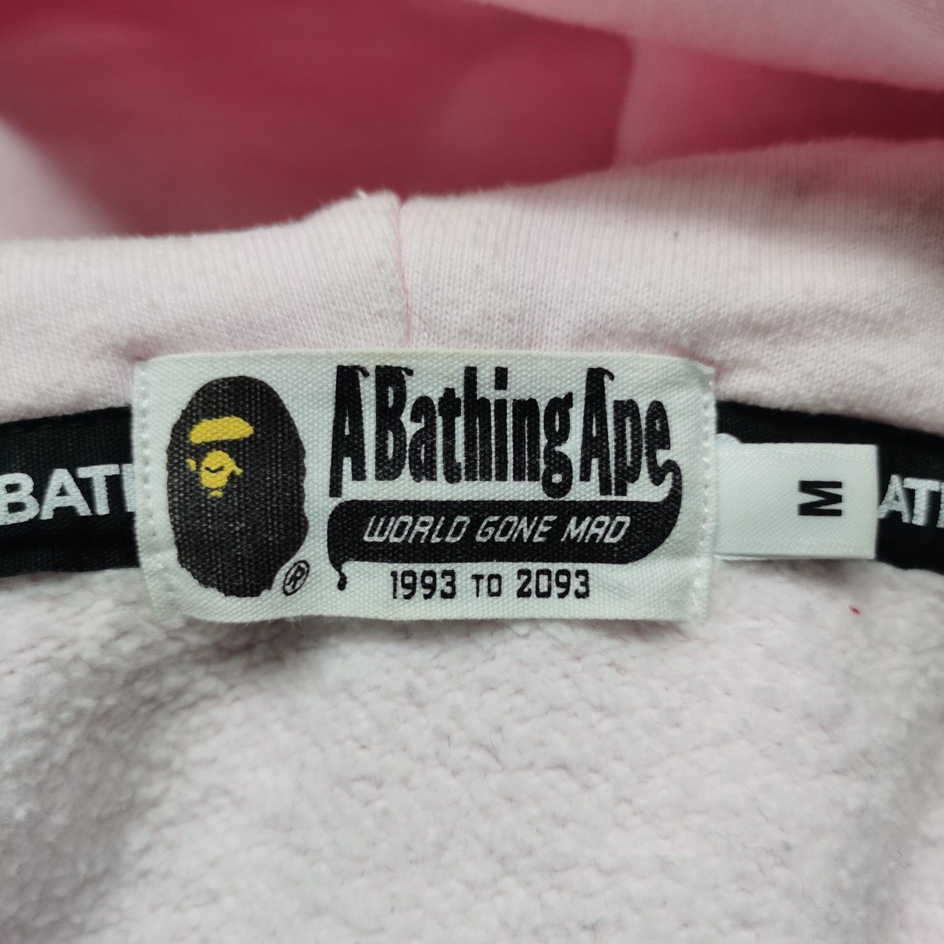 Bape A Bathing Ape Pink Camo Shark Hoodie Size M Size US M / EU 48-50 / 2 - 4 Thumbnail