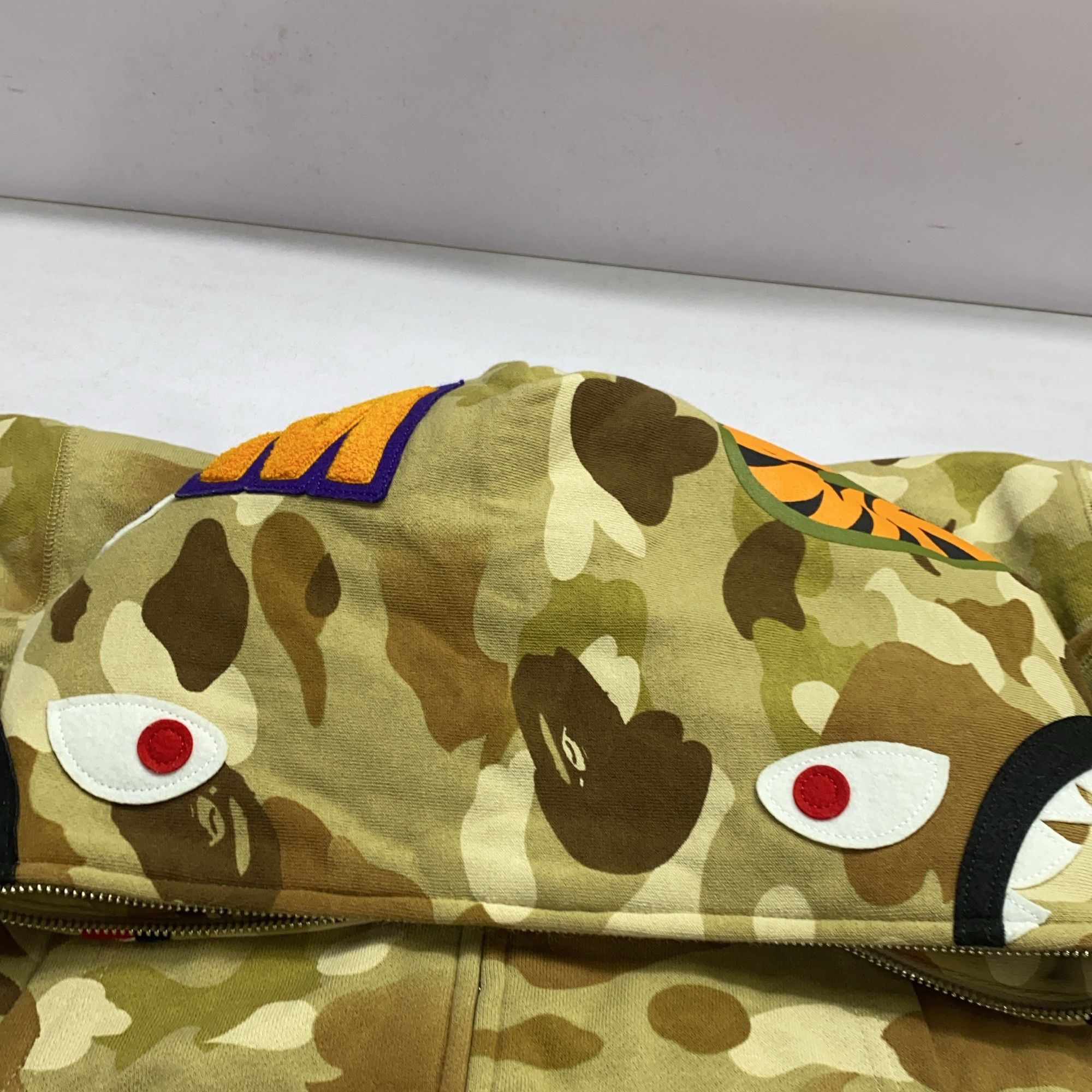 Bape A Bathing Ape Camo Shark Full Zip Hoodie Size M Size US M / EU 48-50 / 2 - 8 Thumbnail