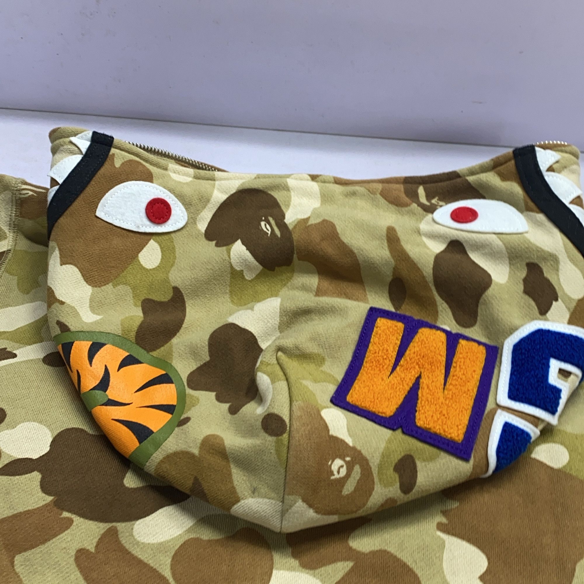 Bape A Bathing Ape Camo Shark Full Zip Hoodie Size M Size US M / EU 48-50 / 2 - 7 Thumbnail