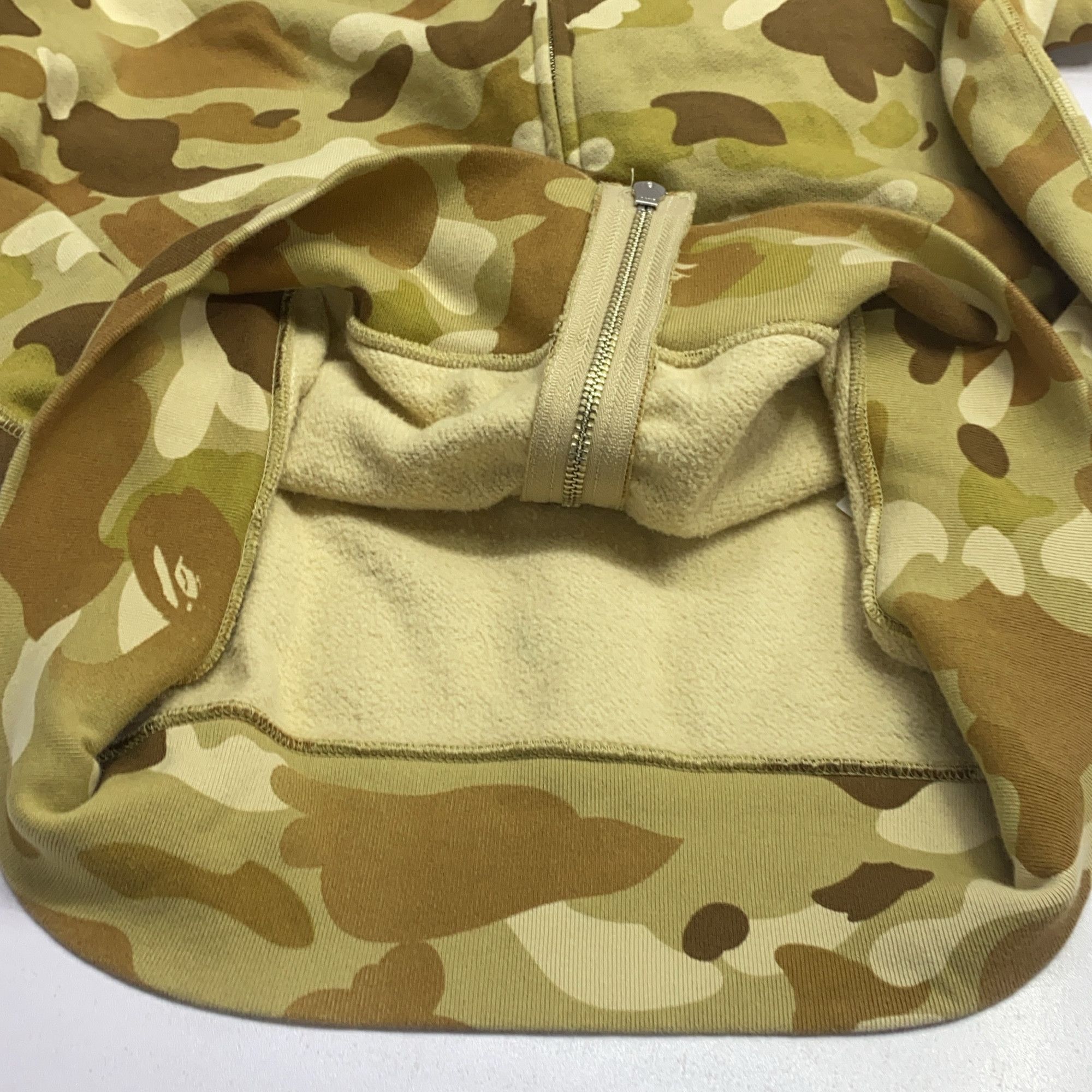 Bape A Bathing Ape Camo Shark Full Zip Hoodie Size M Size US M / EU 48-50 / 2 - 14 Thumbnail