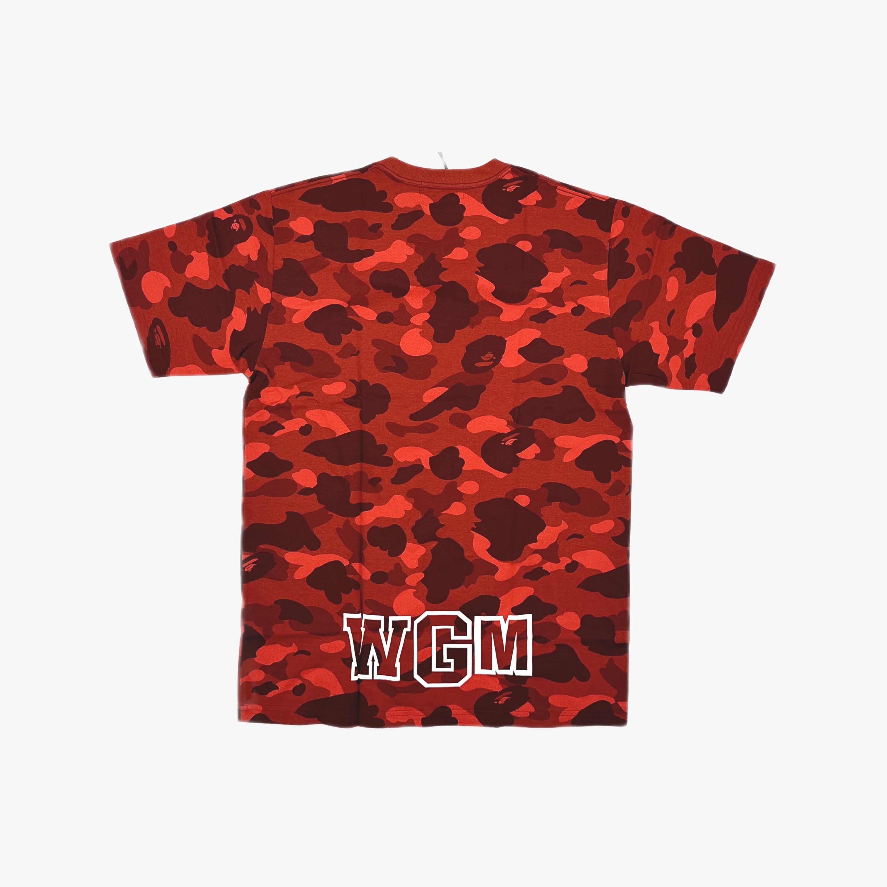 Bape A BATHING APE Red Camo Shark T-Shirt Size L Size US L / EU 52-54 / 3 - 2 Thumbnail
