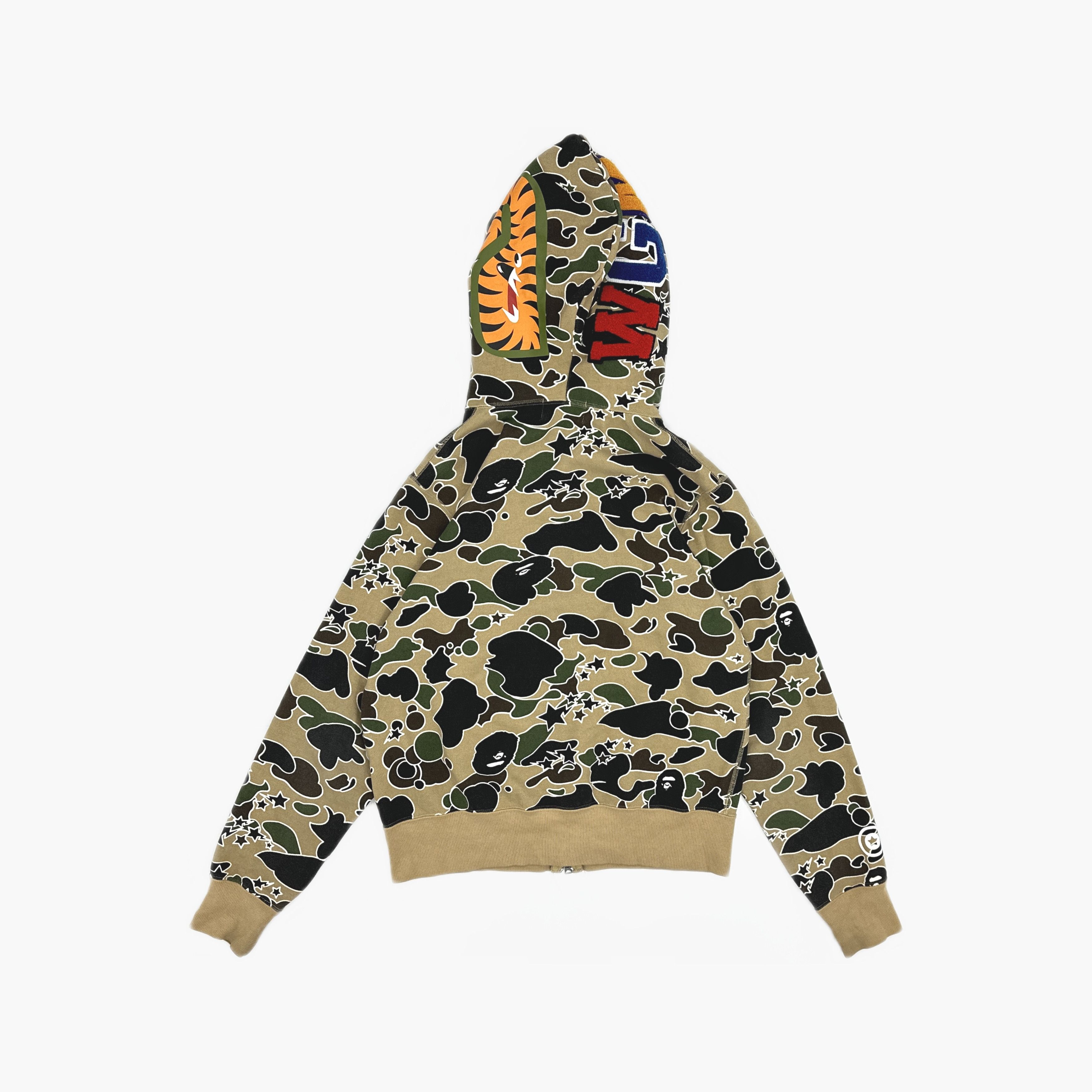 Bape A BATHING APE Camo Shark Zip Hoodie Size S Size US S / EU 44-46 / 1 - 2 Thumbnail