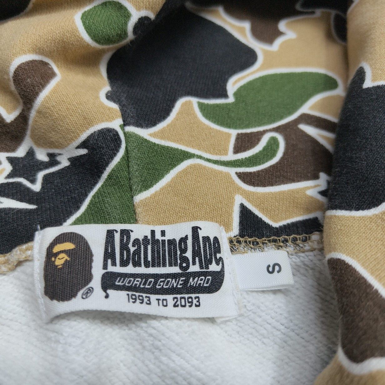 Bape A BATHING APE Camo Shark Zip Hoodie Size S Size US S / EU 44-46 / 1 - 3 Thumbnail