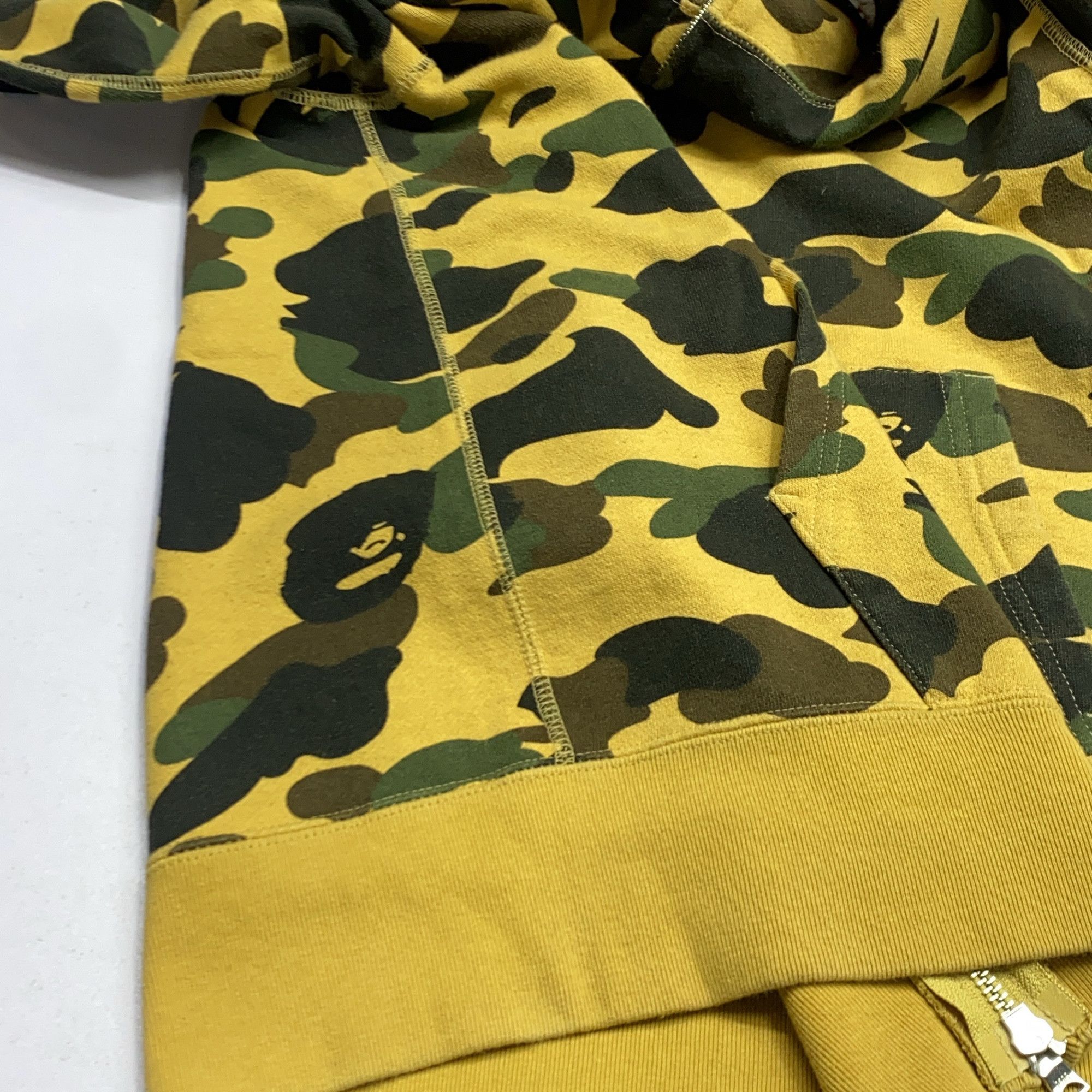 Bape A Bathing Ape 1st Camo Shark Hoodie Size M Size US M / EU 48-50 / 2 - 11 Thumbnail