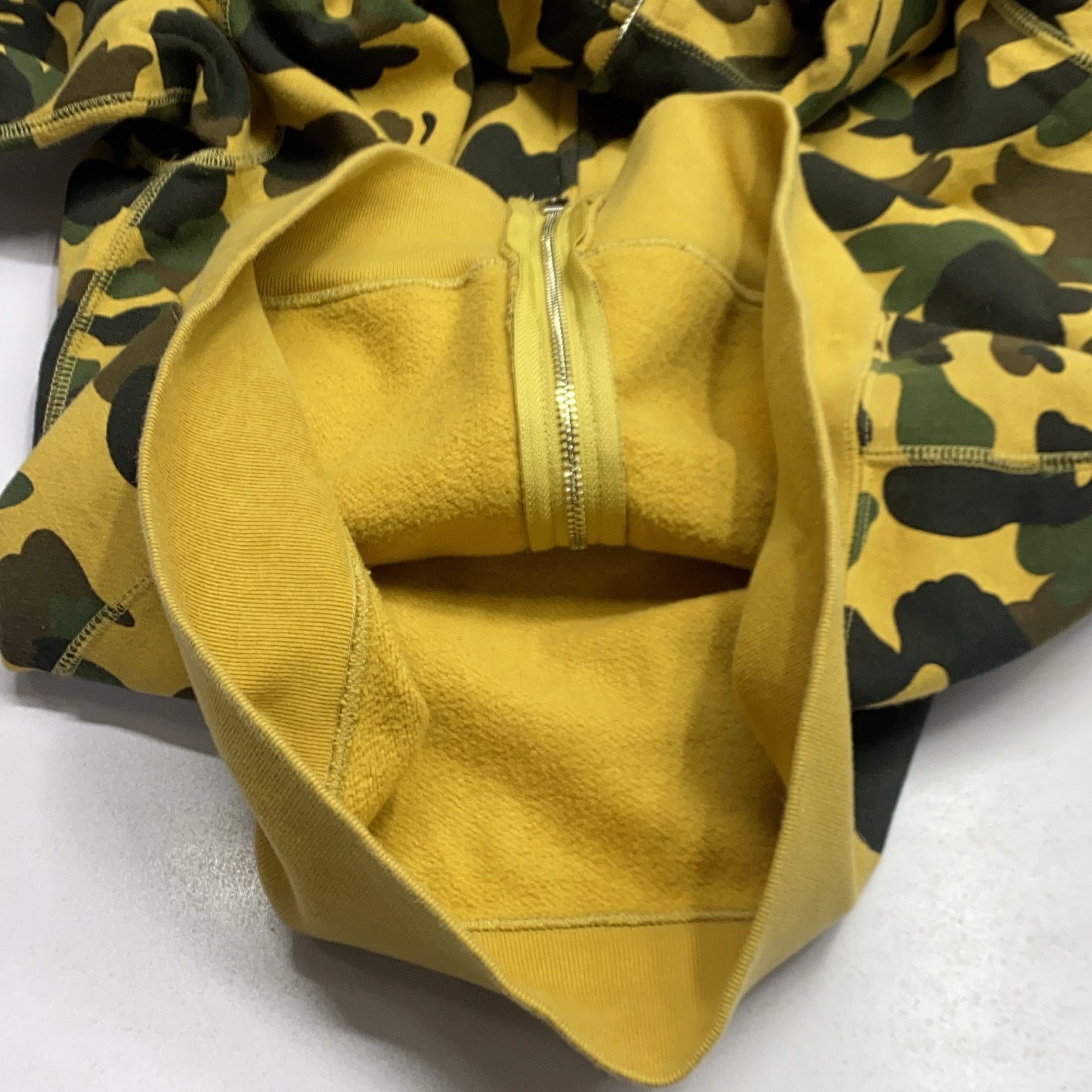 Bape A Bathing Ape 1st Camo Shark Hoodie Size M Size US M / EU 48-50 / 2 - 12 Thumbnail