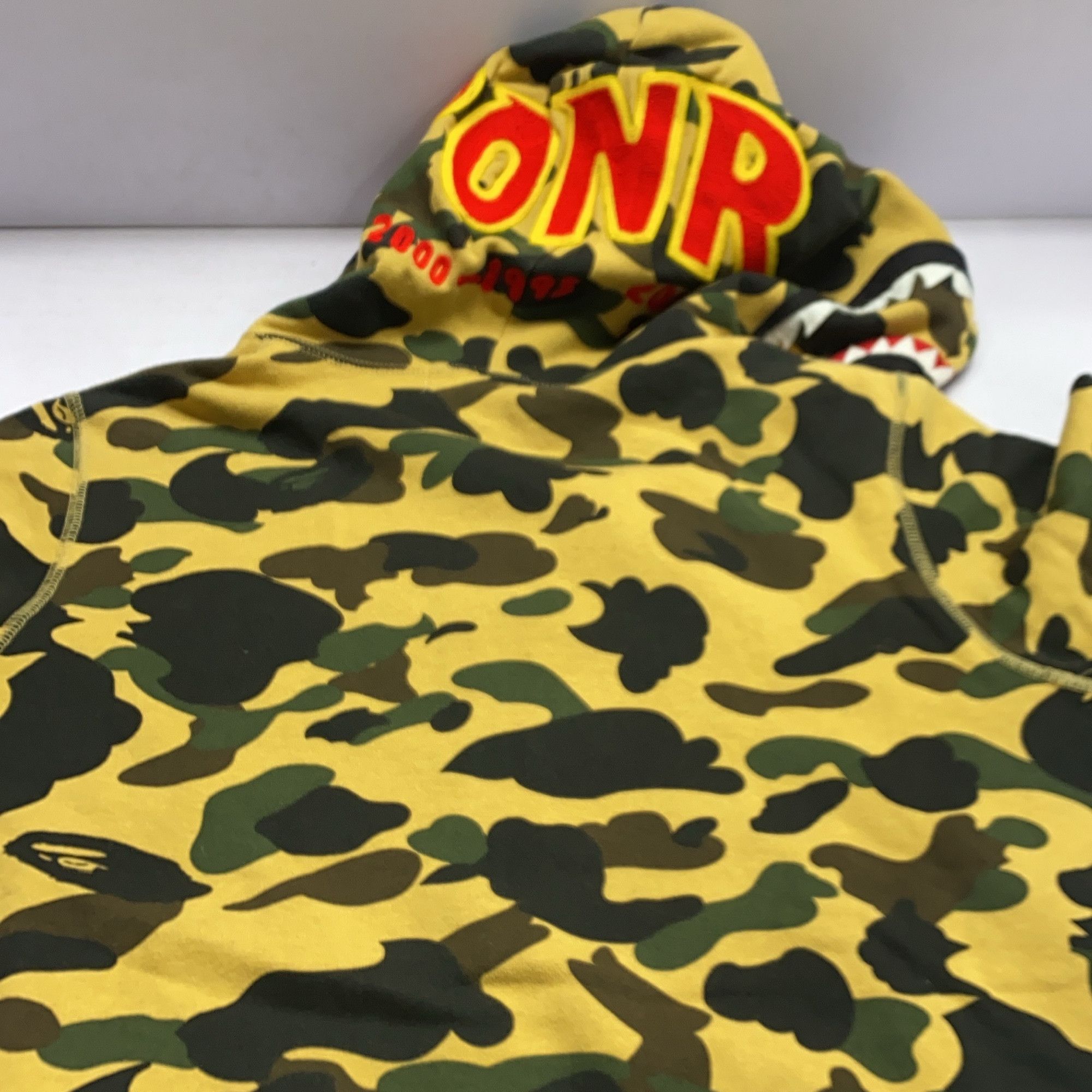 Bape A Bathing Ape 1st Camo Shark Hoodie Size M Size US M / EU 48-50 / 2 - 6 Thumbnail