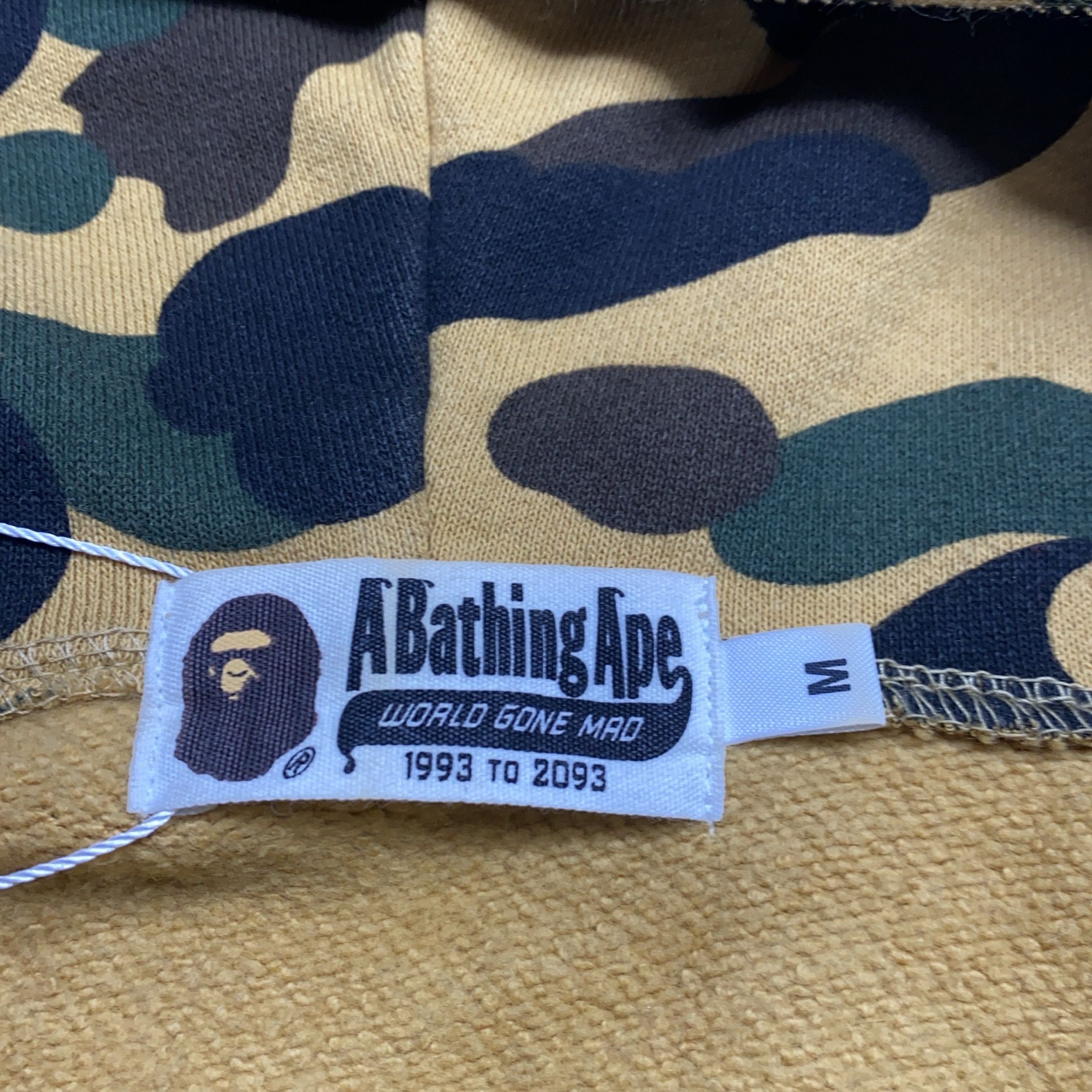 Bape A Bathing Ape 1st Camo Shark Hoodie Size M Size US M / EU 48-50 / 2 - 3 Thumbnail