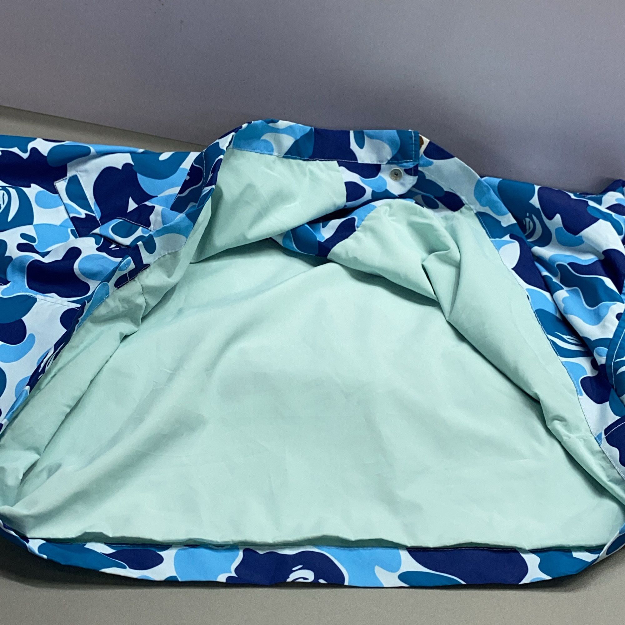 Bape A BATHING APE Blue Camo Coach Jacket Size L Size US L / EU 52-54 / 3 - 15 Thumbnail