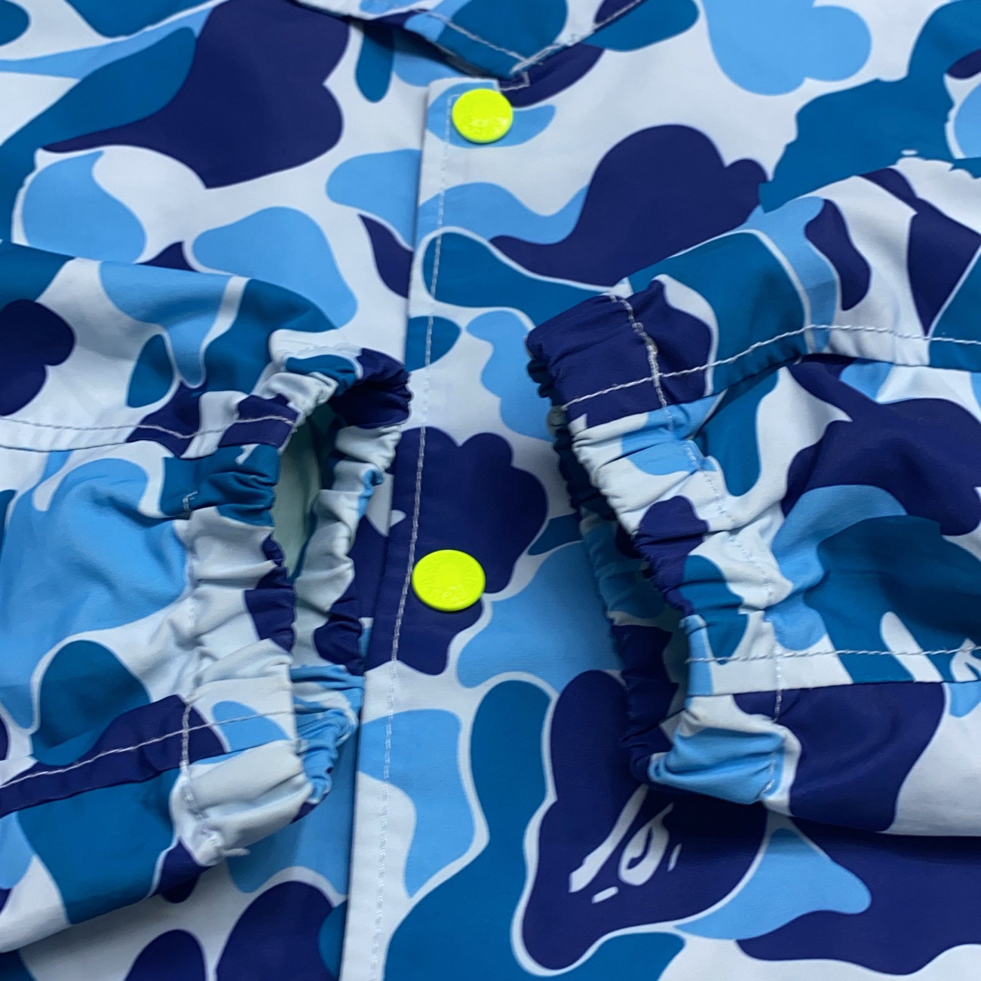 Bape A BATHING APE Blue Camo Coach Jacket Size L Size US L / EU 52-54 / 3 - 11 Thumbnail