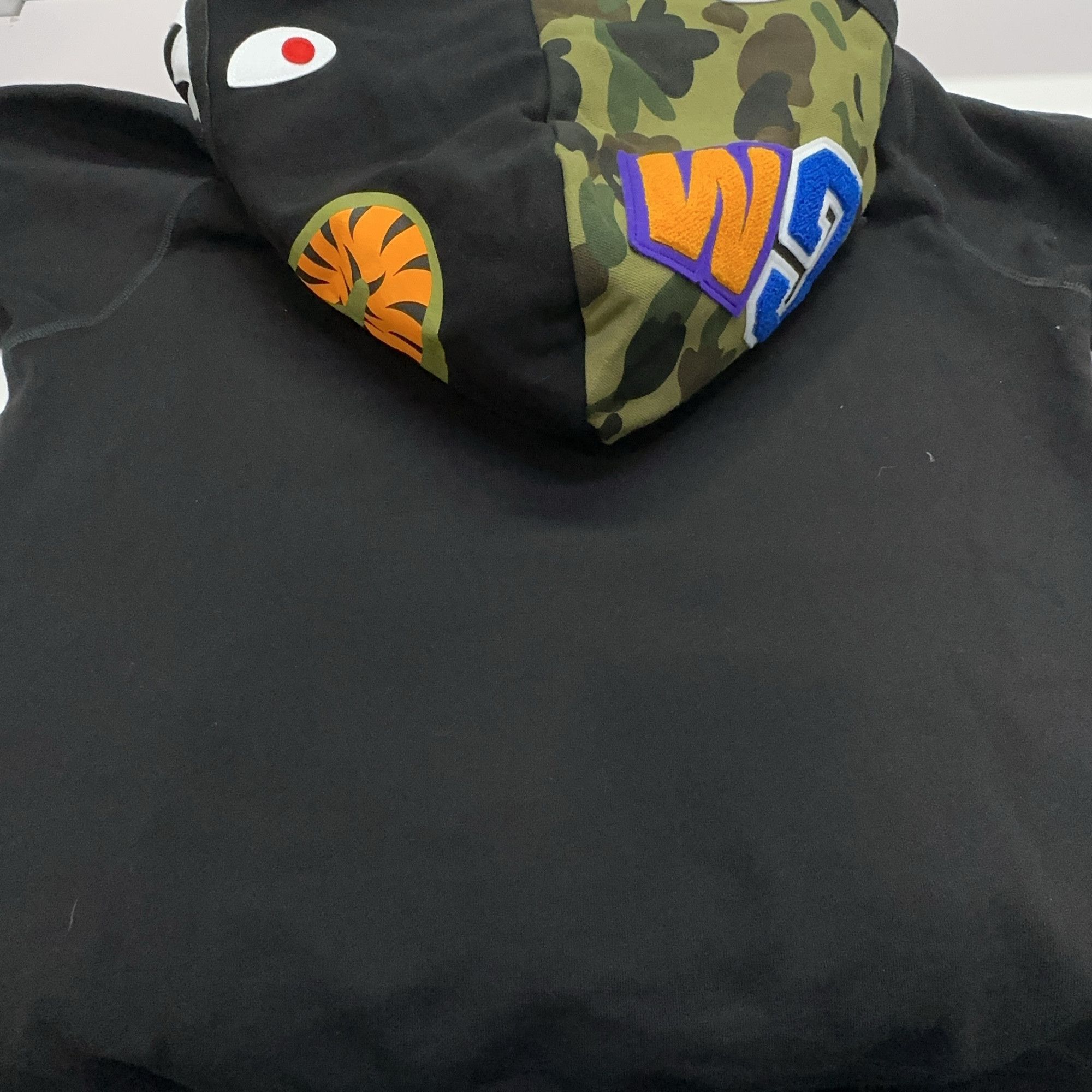 Bape A BATHING APE Camo Shark Zip Up Hoodie XL Size US XL / EU 56 / 4 - 5 Thumbnail