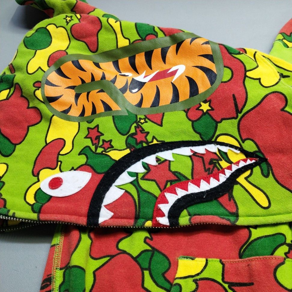 Bape BAPE Camo Shark Zip Hoodie Size S Size US S / EU 44-46 / 1 - 8 Thumbnail