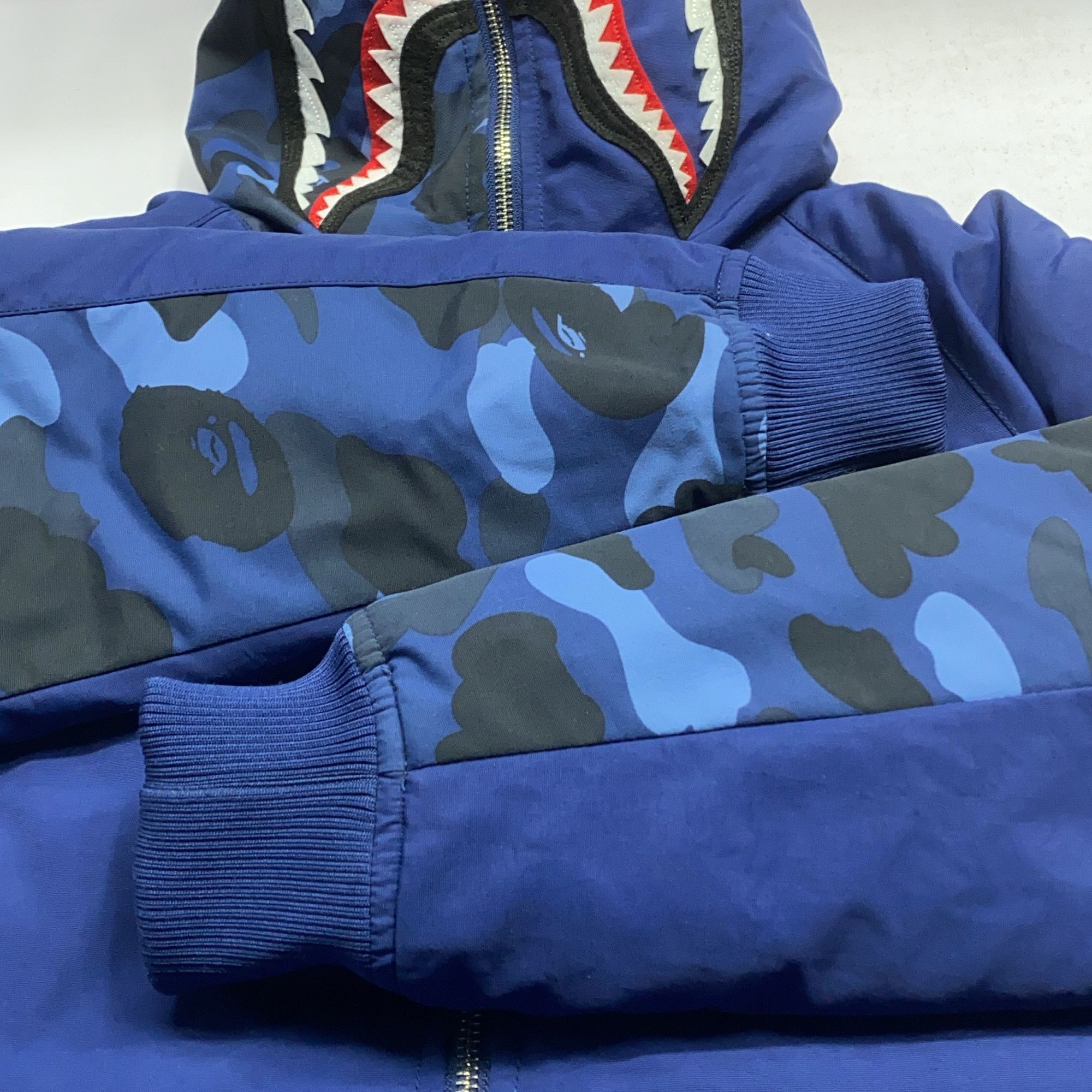 Bape A Bathing Ape Shark Camo Down Jacket Size M Size US M / EU 48-50 / 2 - 10 Thumbnail