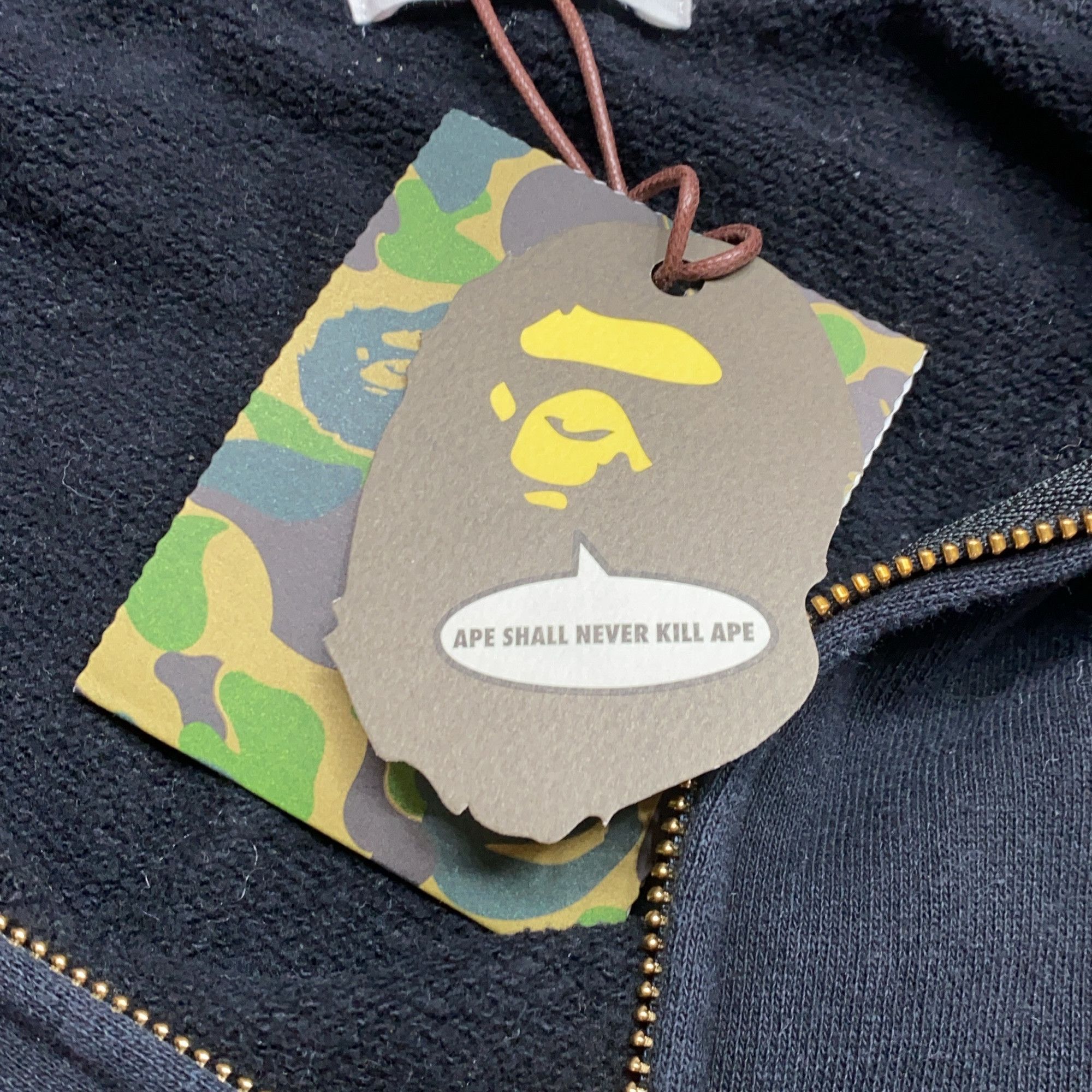 Bape A Bathing Ape Camo Gold Shark Hoodie Size XXL Size US XXL / EU 58 / 5 - 5 Thumbnail