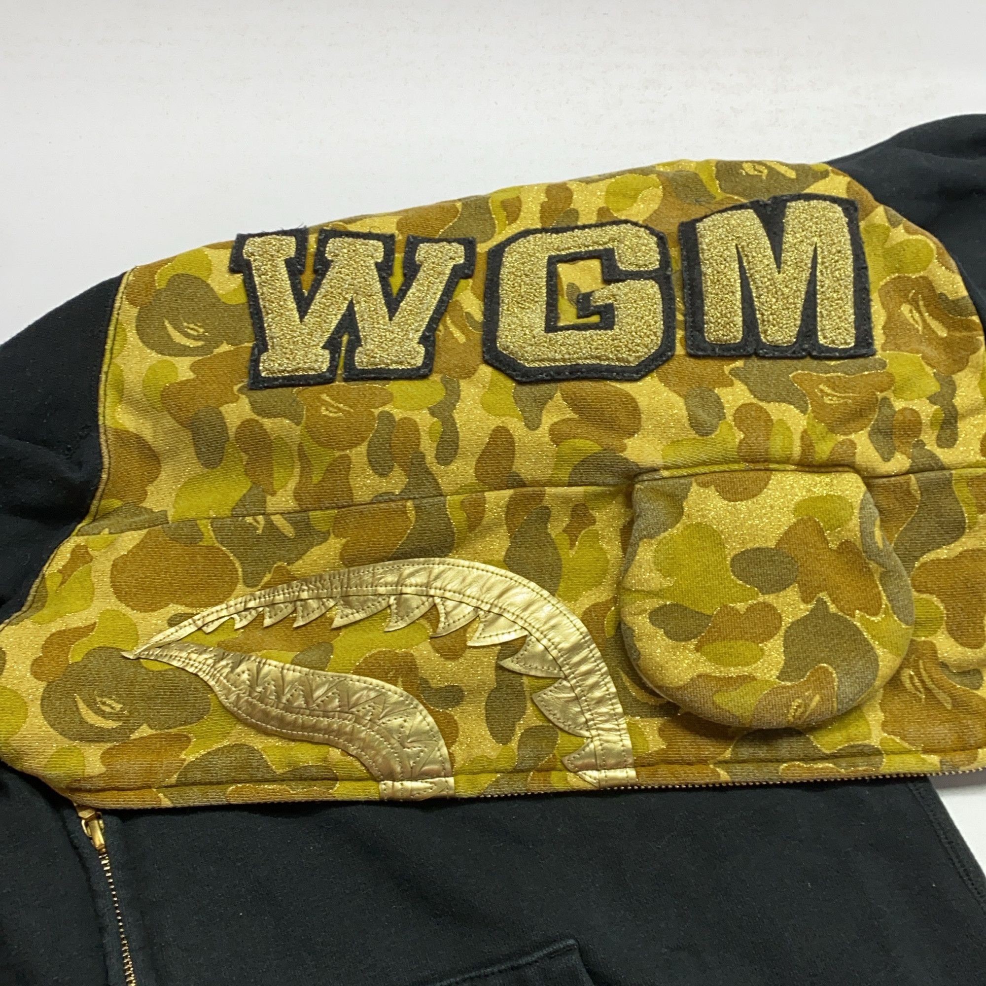 Bape A Bathing Ape Camo Gold Shark Hoodie Size XXL Size US XXL / EU 58 / 5 - 8 Thumbnail