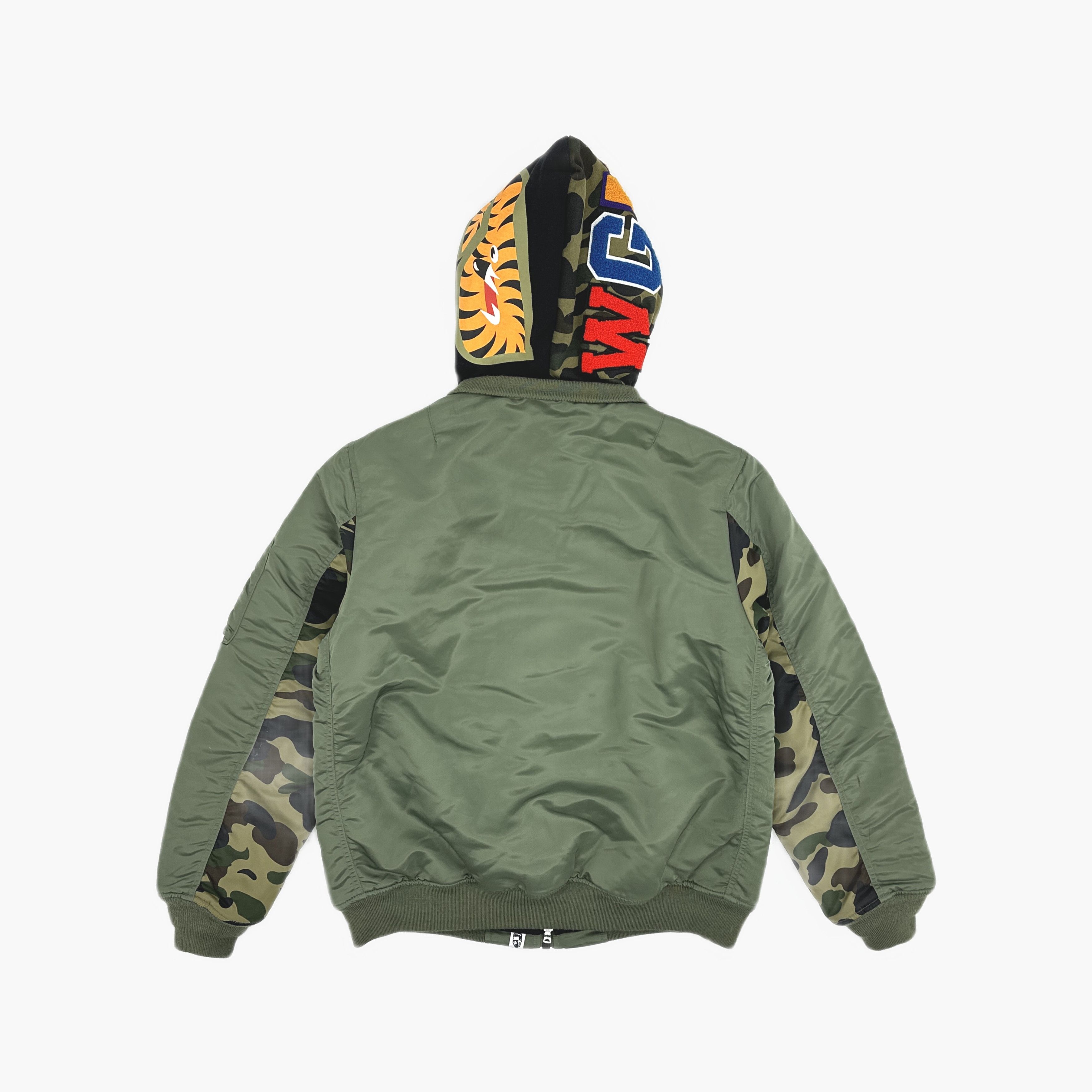 Bape A BATHING APE Shark Camo Bomber Jacket Size M Size US M / EU 48-50 / 2 - 2 Thumbnail