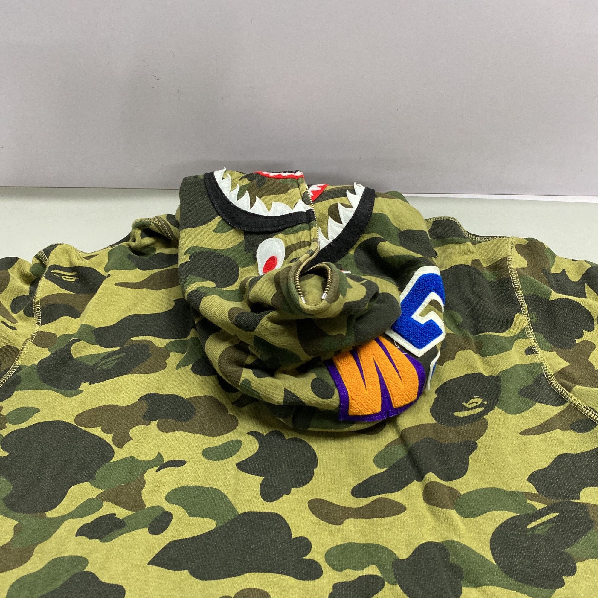Bape A Bathing Ape Camo Shark Hoodie XXL Size US XXL / EU 58 / 5 - 3 Thumbnail