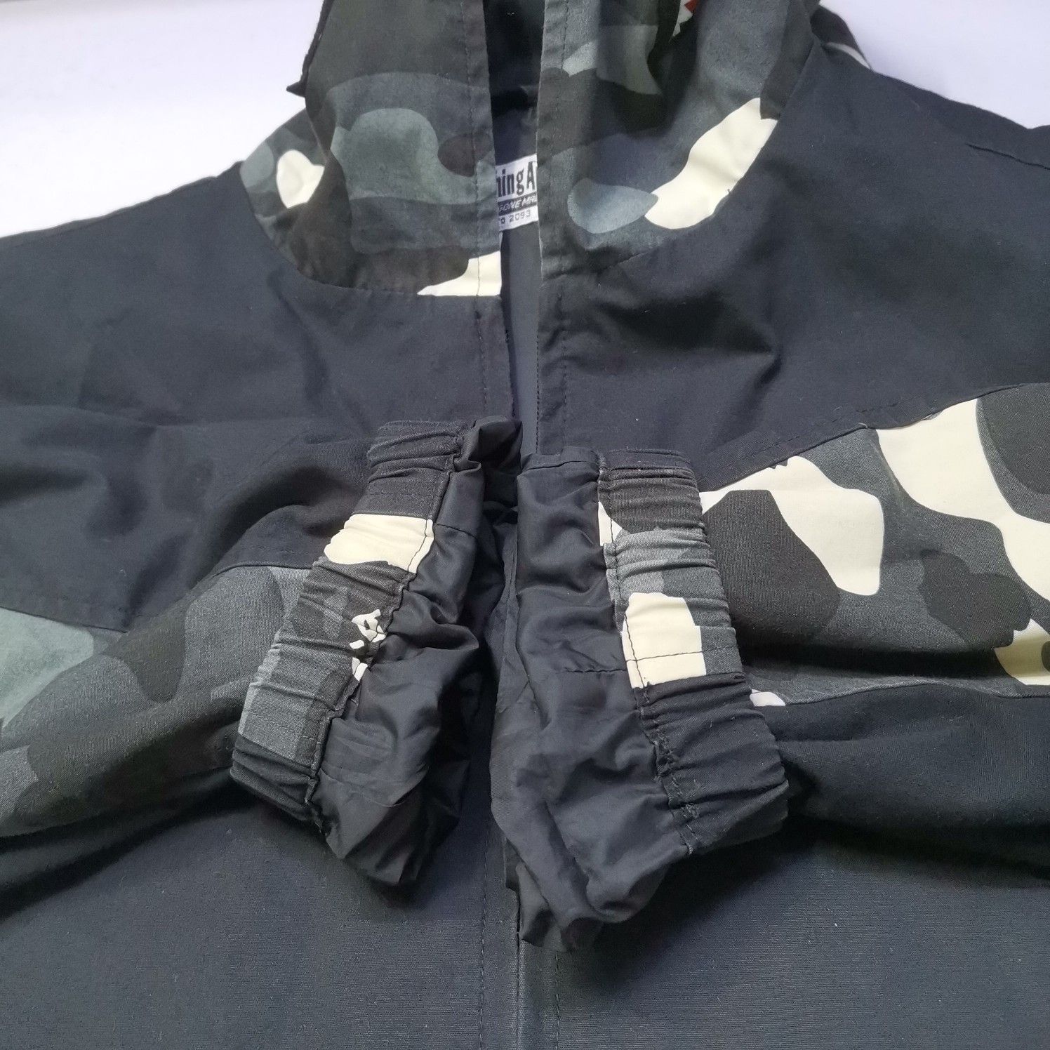Bape A Bathing Ape Shark Camo Light Jacket Size M Size US M / EU 48-50 / 2 - 9 Thumbnail