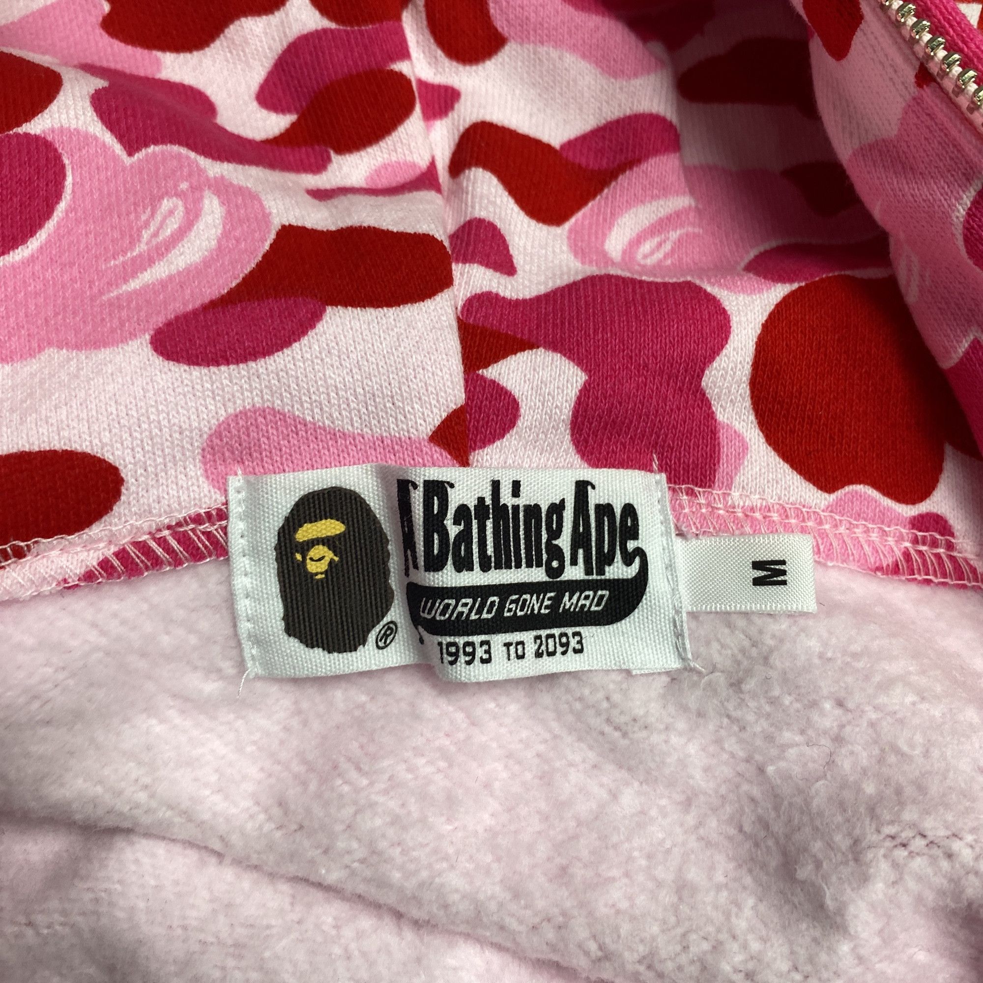 Bape A Bathing Ape Pink Camo Shark Hoodie Size M Size US M / EU 48-50 / 2 - 4 Thumbnail