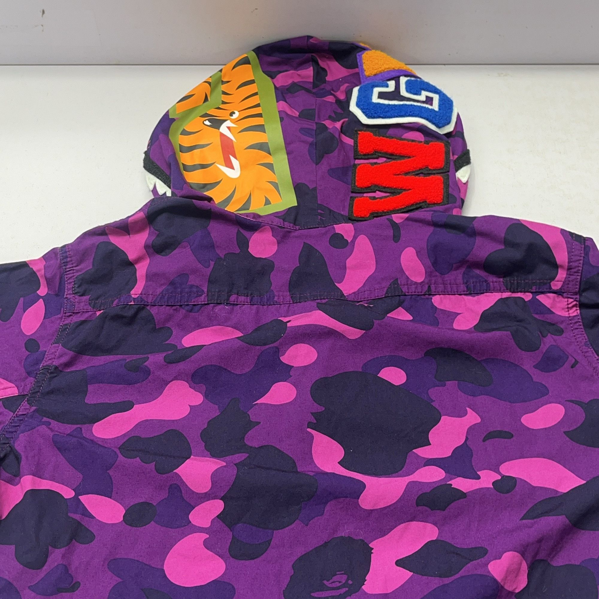 Bape A BATHING APE Purple Camo Shark Hooded Shirt Size M Size US M / EU 48-50 / 2 - 13 Thumbnail