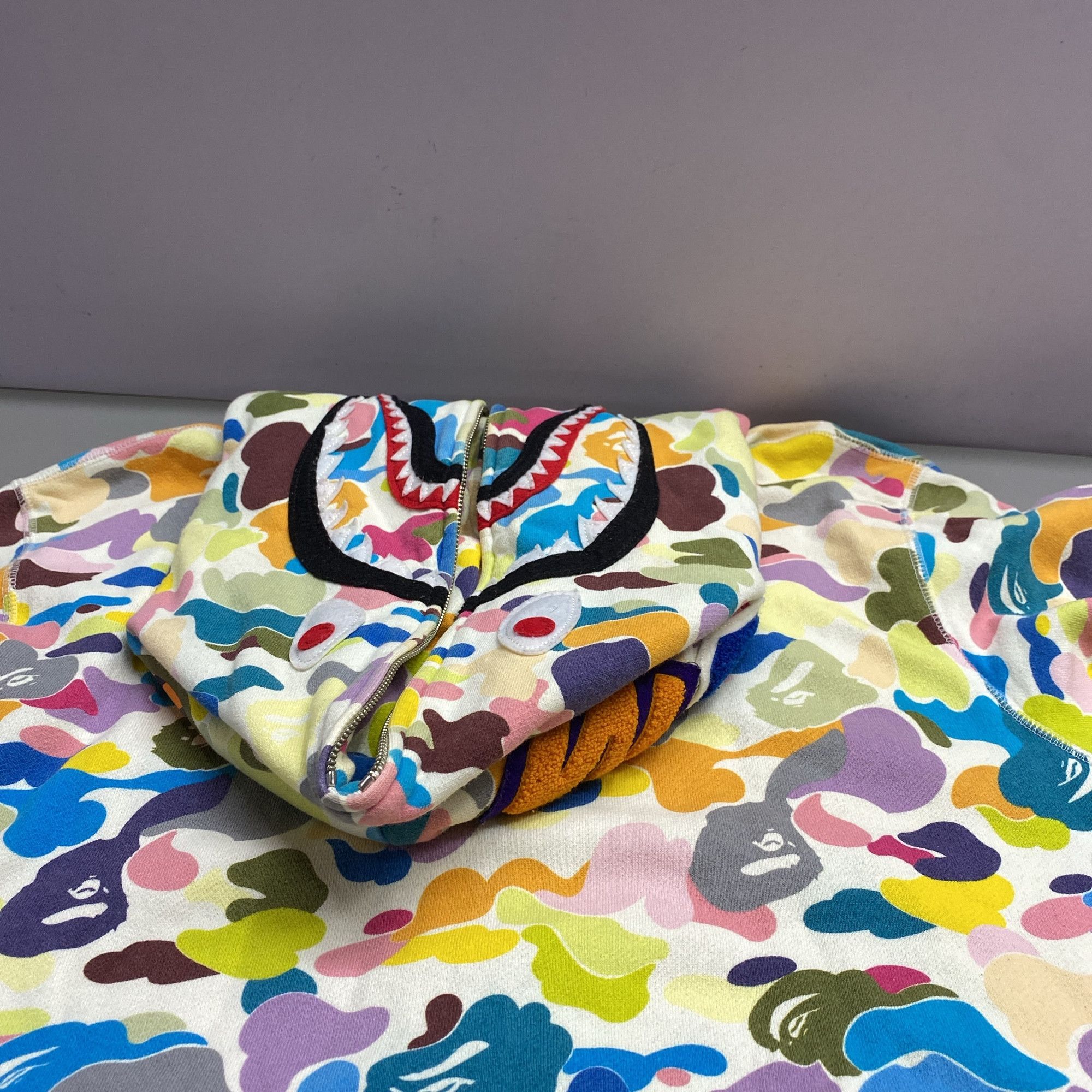 Bape A Bathing Ape Multi-Color Camo Shark Hoodie Size XXL Size US XXL / EU 58 / 5 - 3 Thumbnail