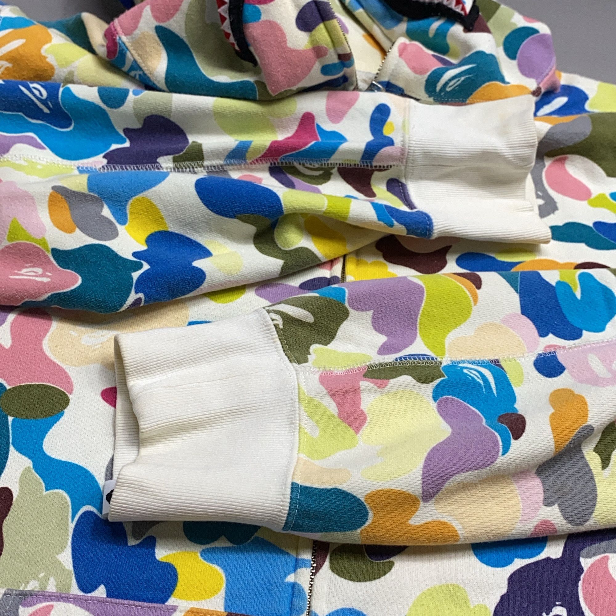 Bape A Bathing Ape Multi-Color Camo Shark Hoodie Size XXL Size US XXL / EU 58 / 5 - 16 Thumbnail